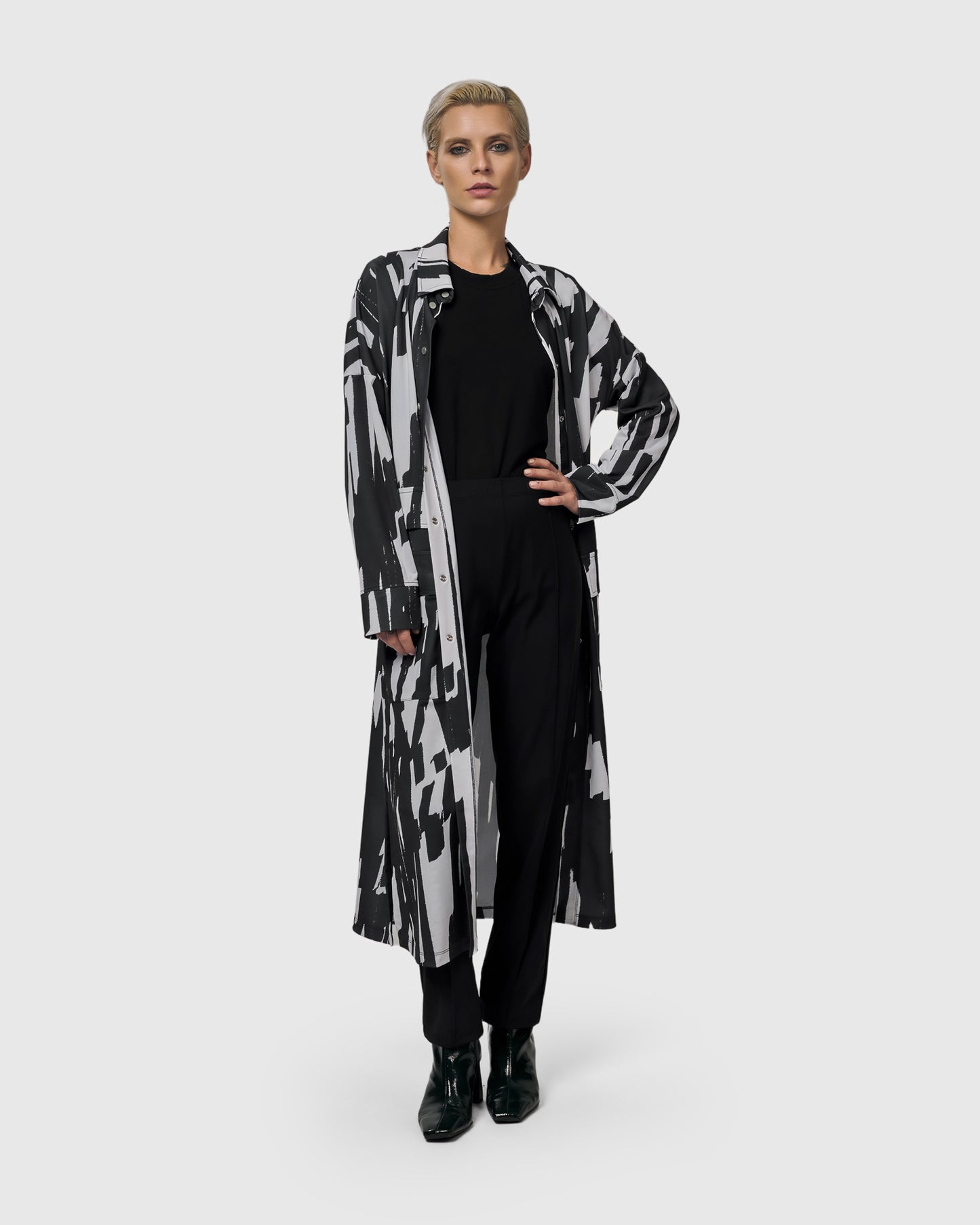 שמלה סופי שחור לבן