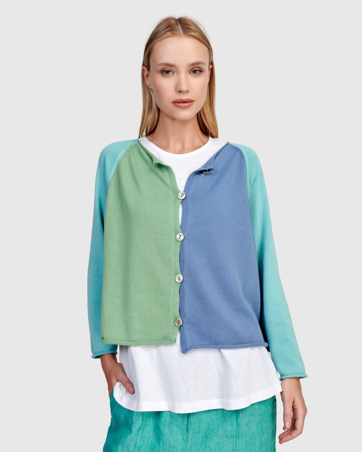 קרדיגן קולורבלוק אקווה