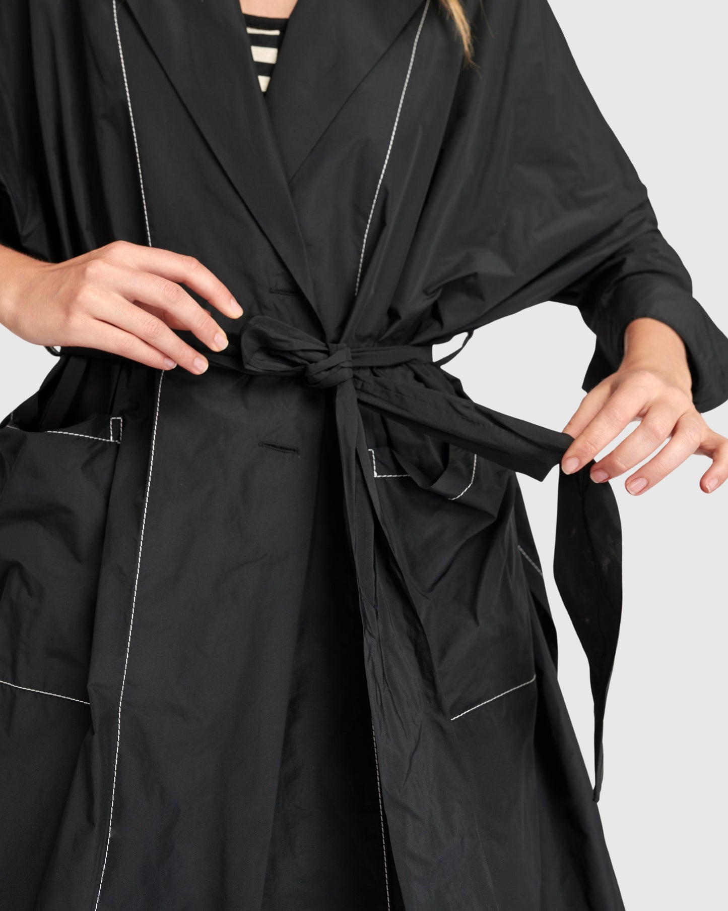 מעיל אורבן טרנץ' שחור