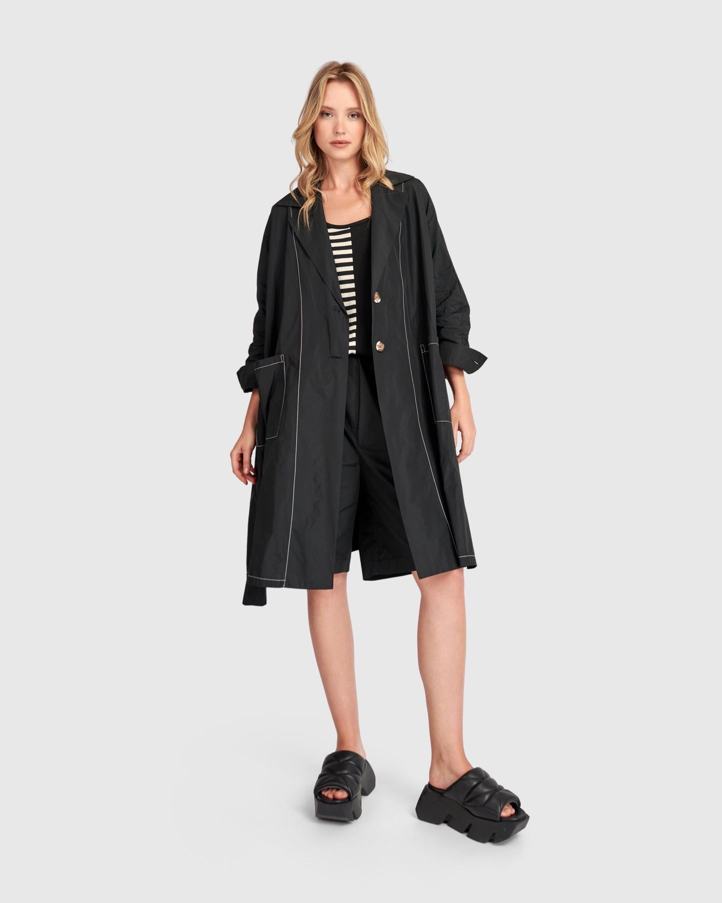 מעיל אורבן טרנץ' שחור