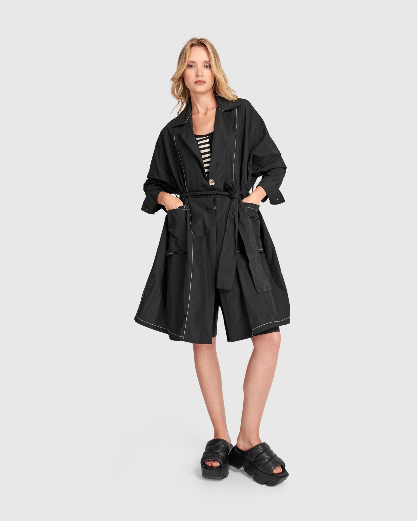 מעיל אורבן טרנץ' שחור