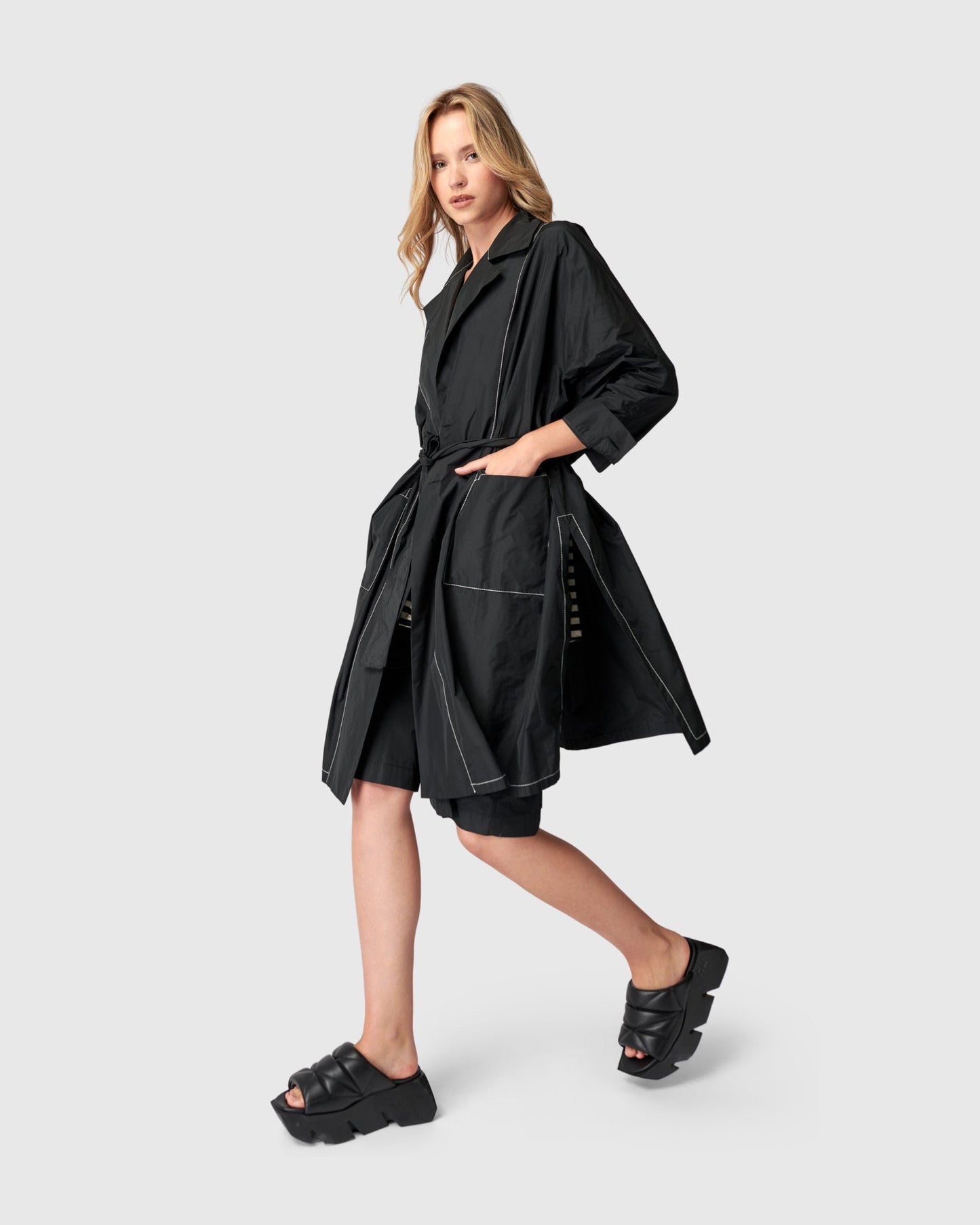 מעיל אורבן טרנץ' שחור