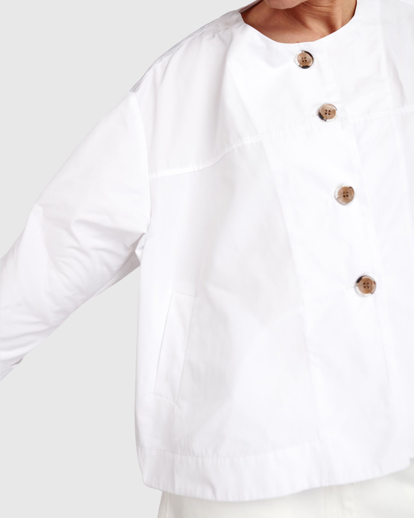 ז'קט אורבן טאפטה לבן