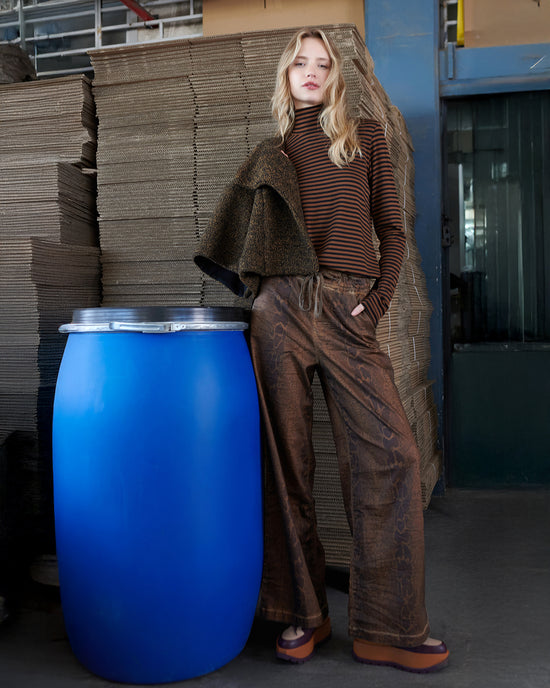 מכנסי גריי רחבים נחש