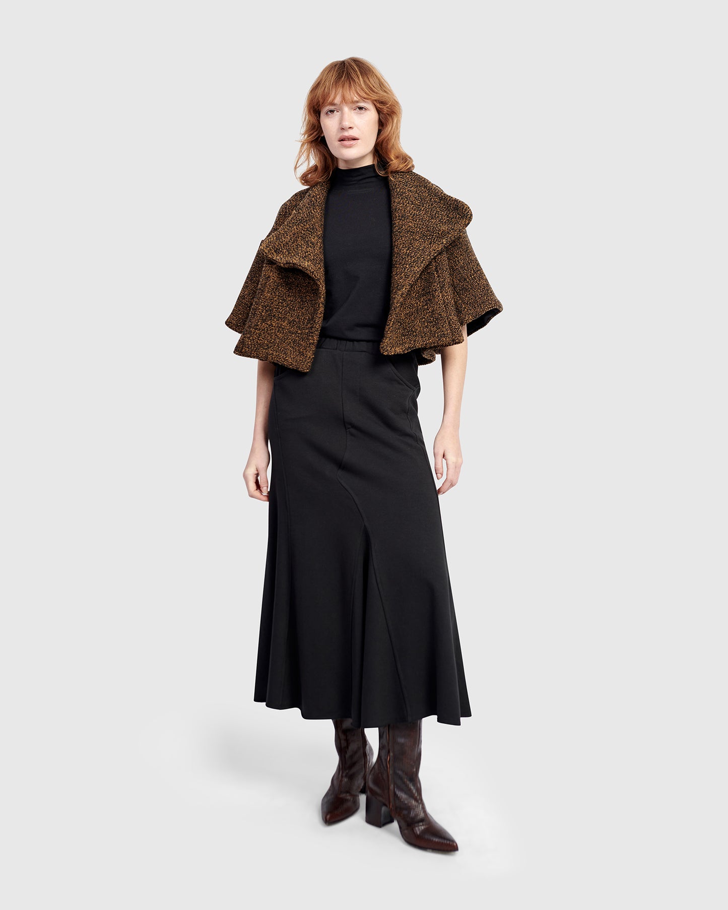 חצאית דג שחורה