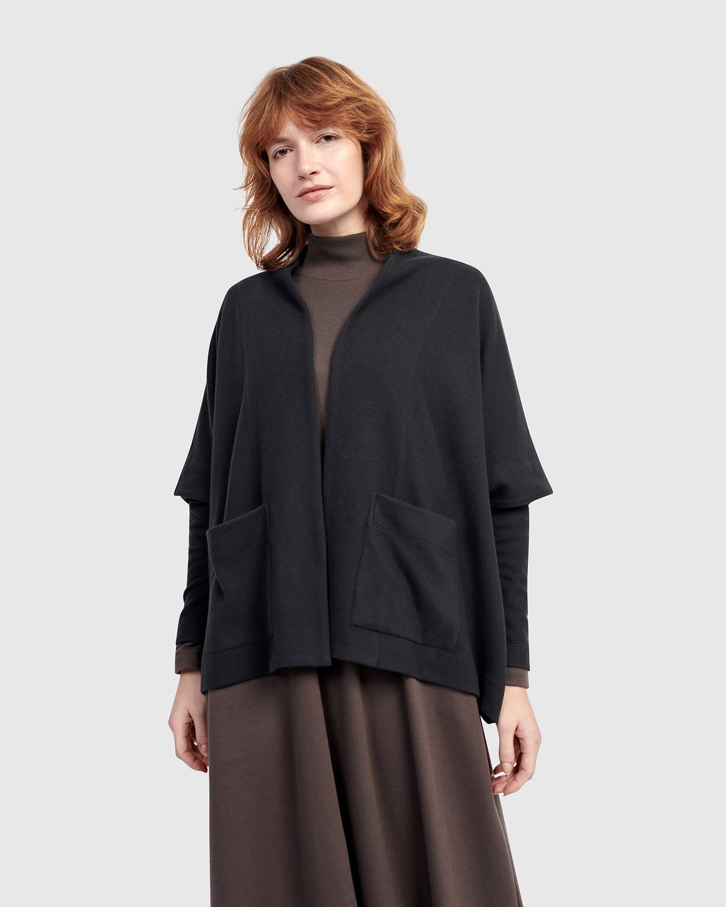 ז'קט אורבן על חולצה שחור