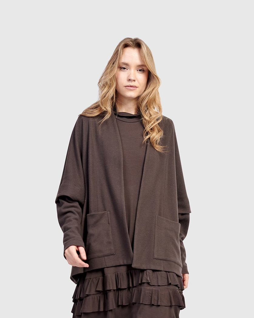 ז'קט אורבן על חולצה מוקה