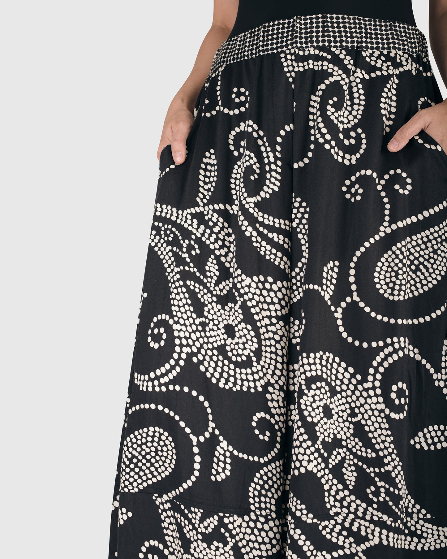 מכנסי חצאית נקודות