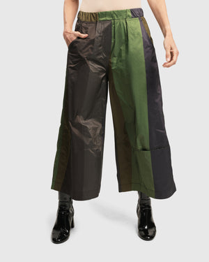 
            
                להעלות תמונה לגלריית צפיה, מכנסי טאפט ירוק
            
        