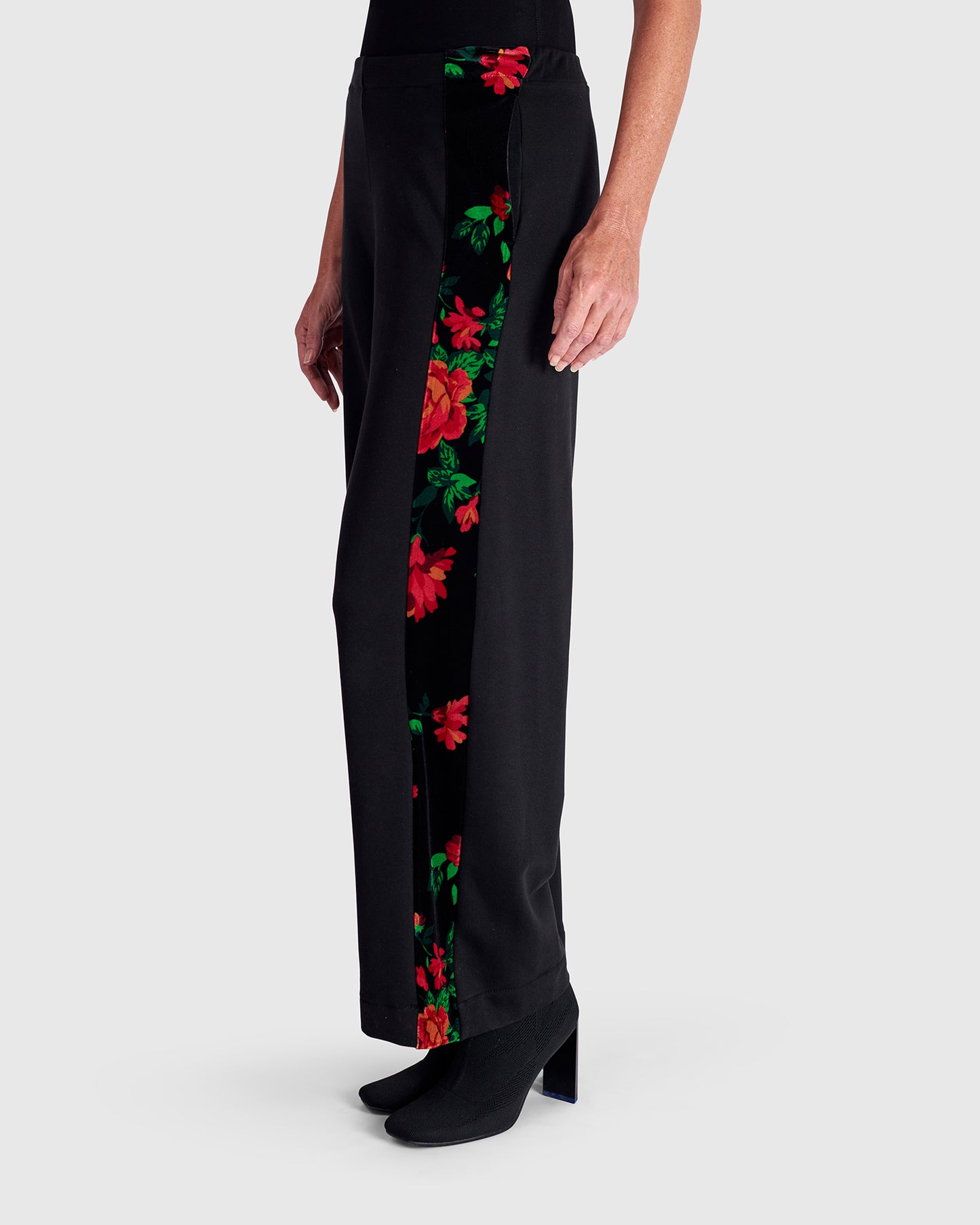 מכנסי בסטי פס פרחוני