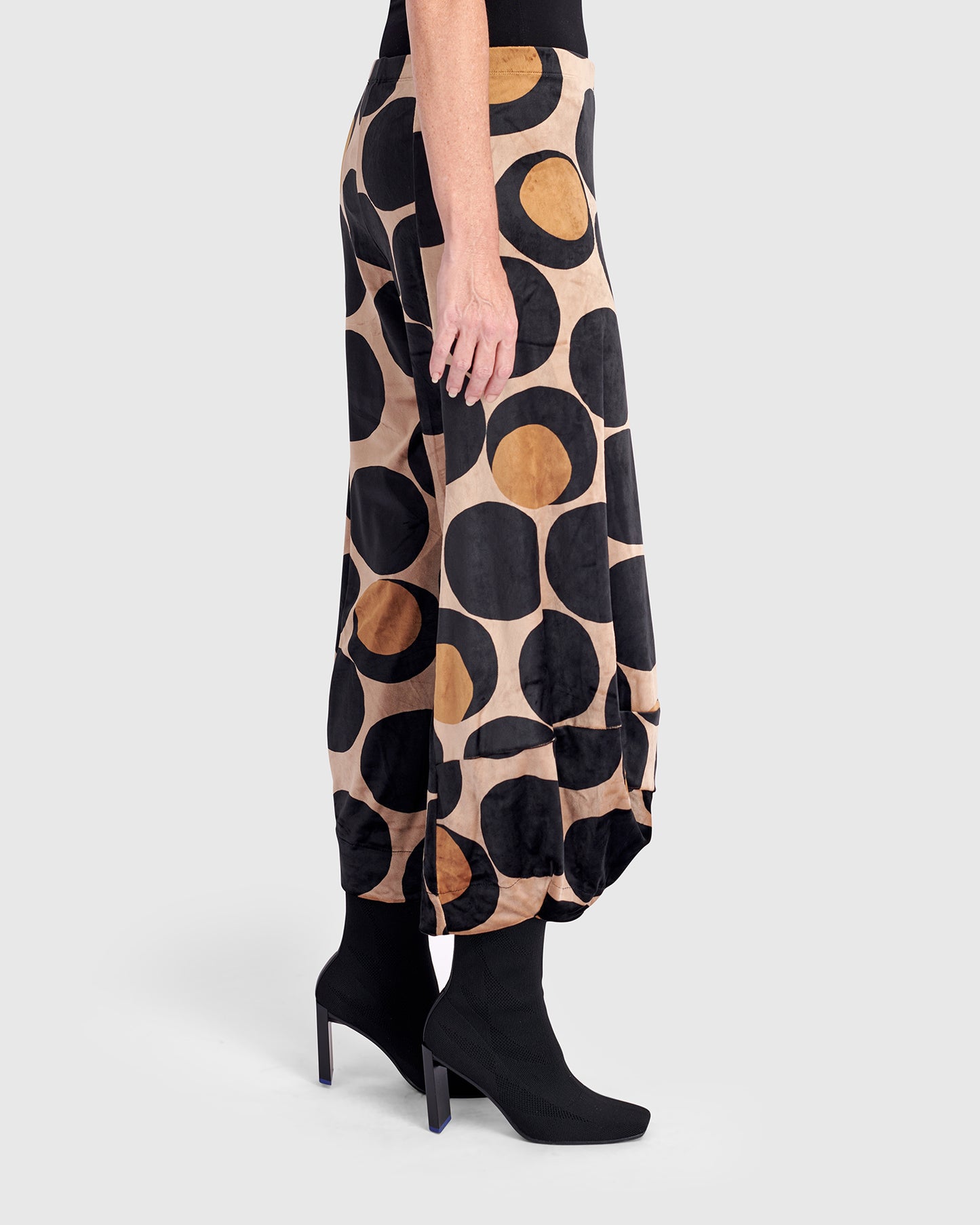 מכנסי פונטו קטיפה עיגולים