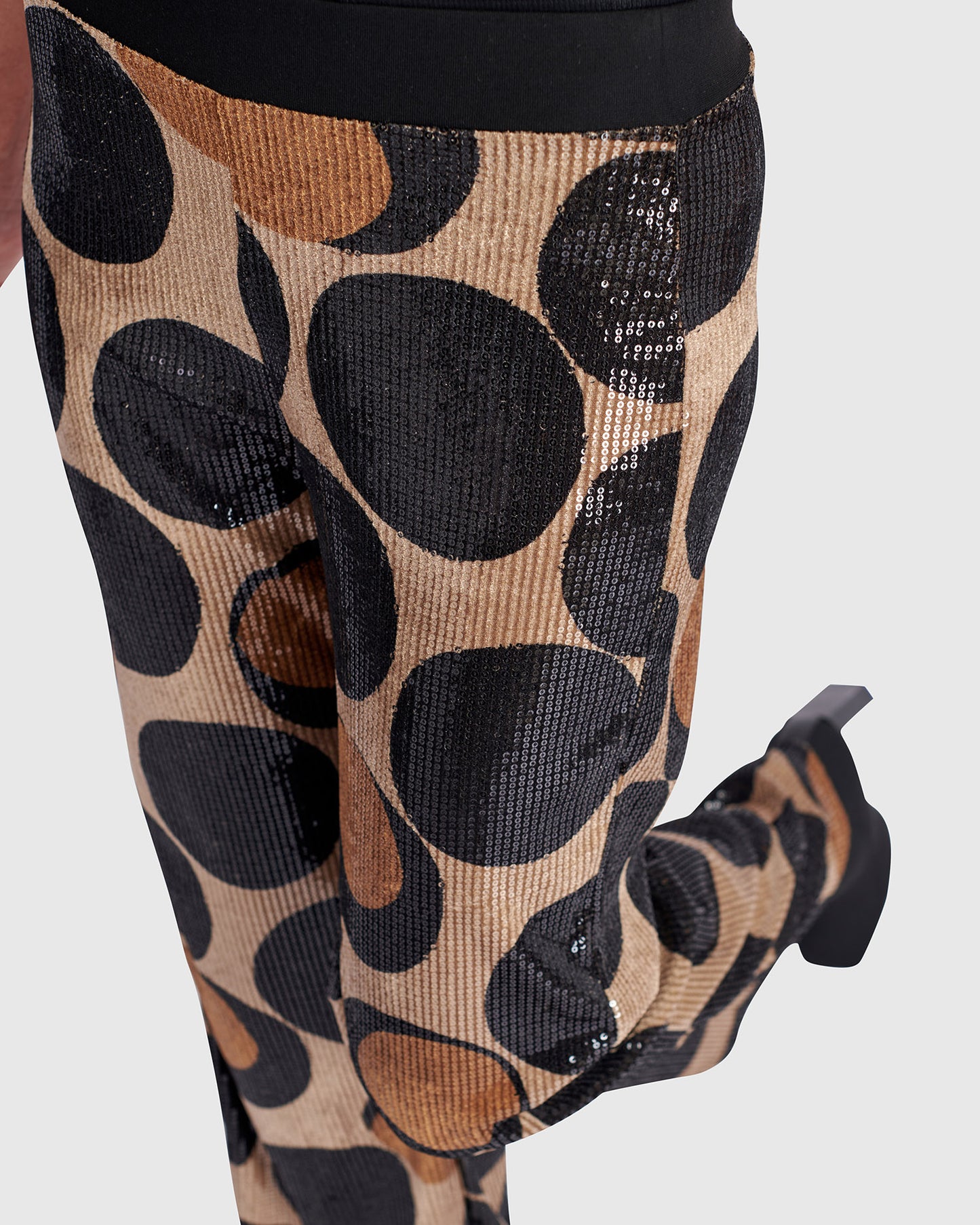 מכנס יקר פאייטים עיגולים