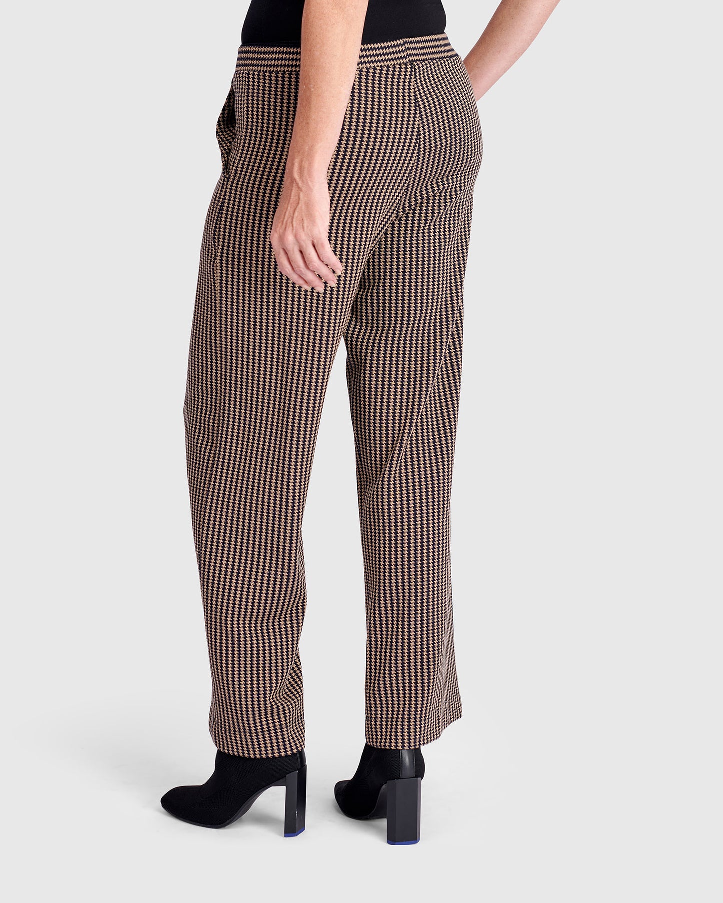 מכנסי בסטי שוקולד