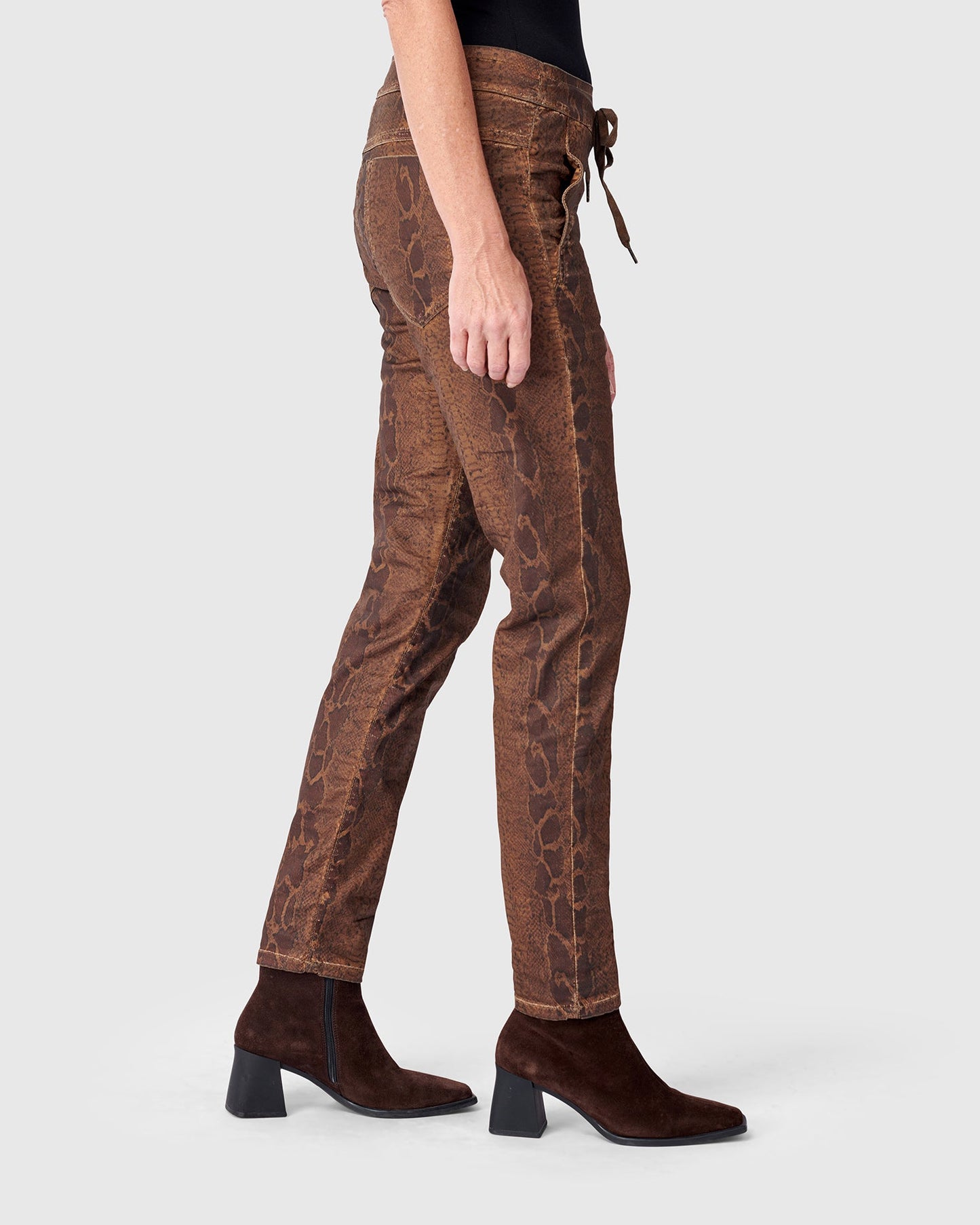 מכנסי גריי נחש