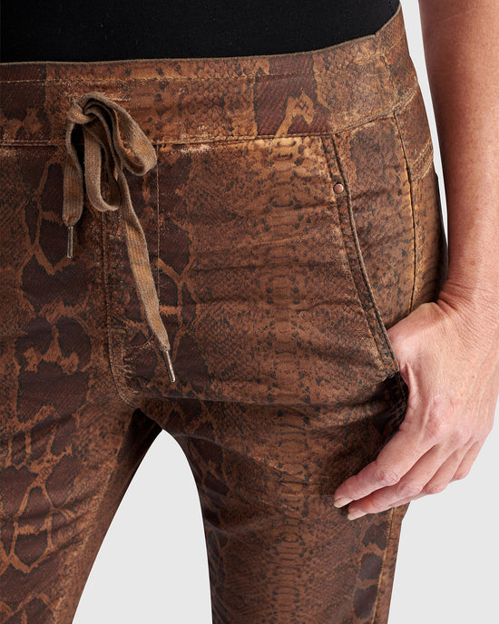 מכנסי גריי נחש