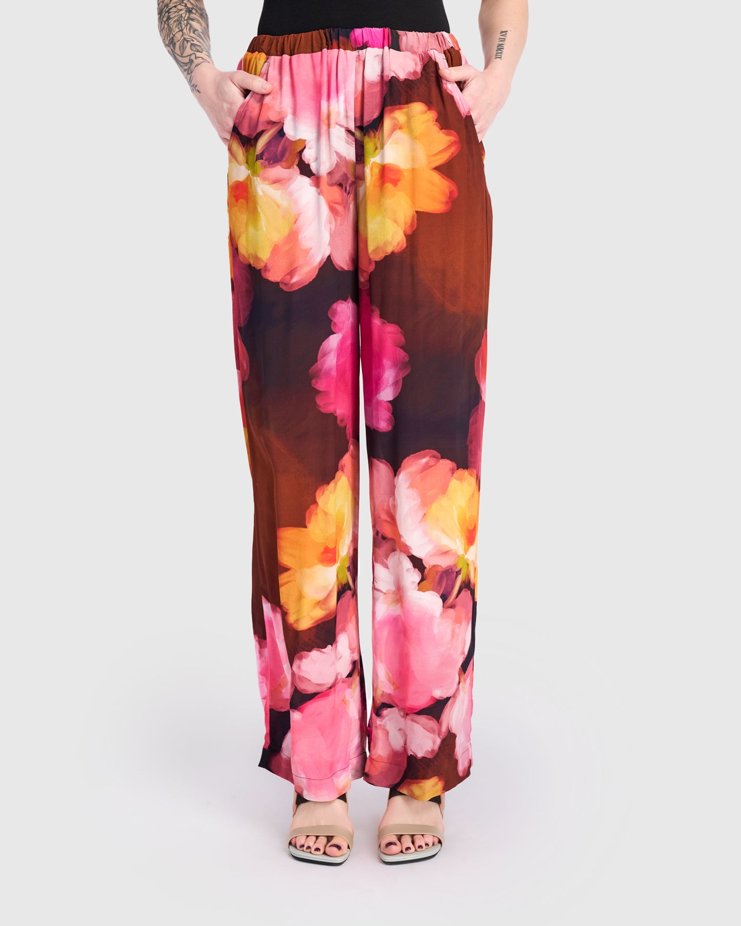 מכנסי בסטי פרחים ורוד