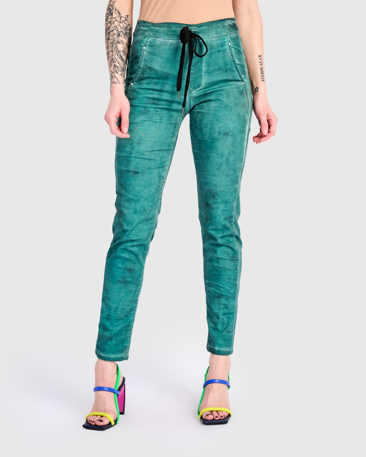 מכנסי גריי אקווה