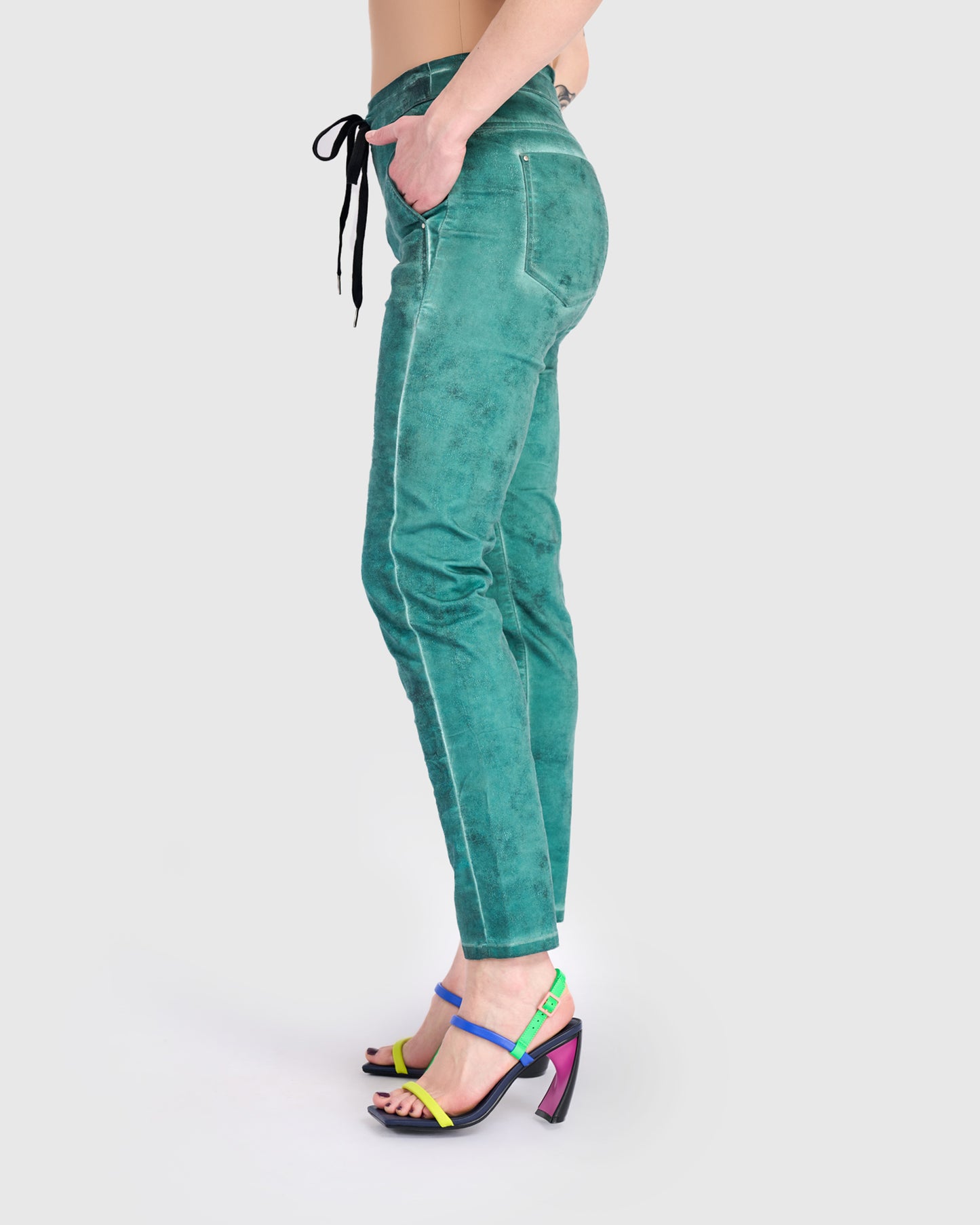 מכנסי גריי אקווה