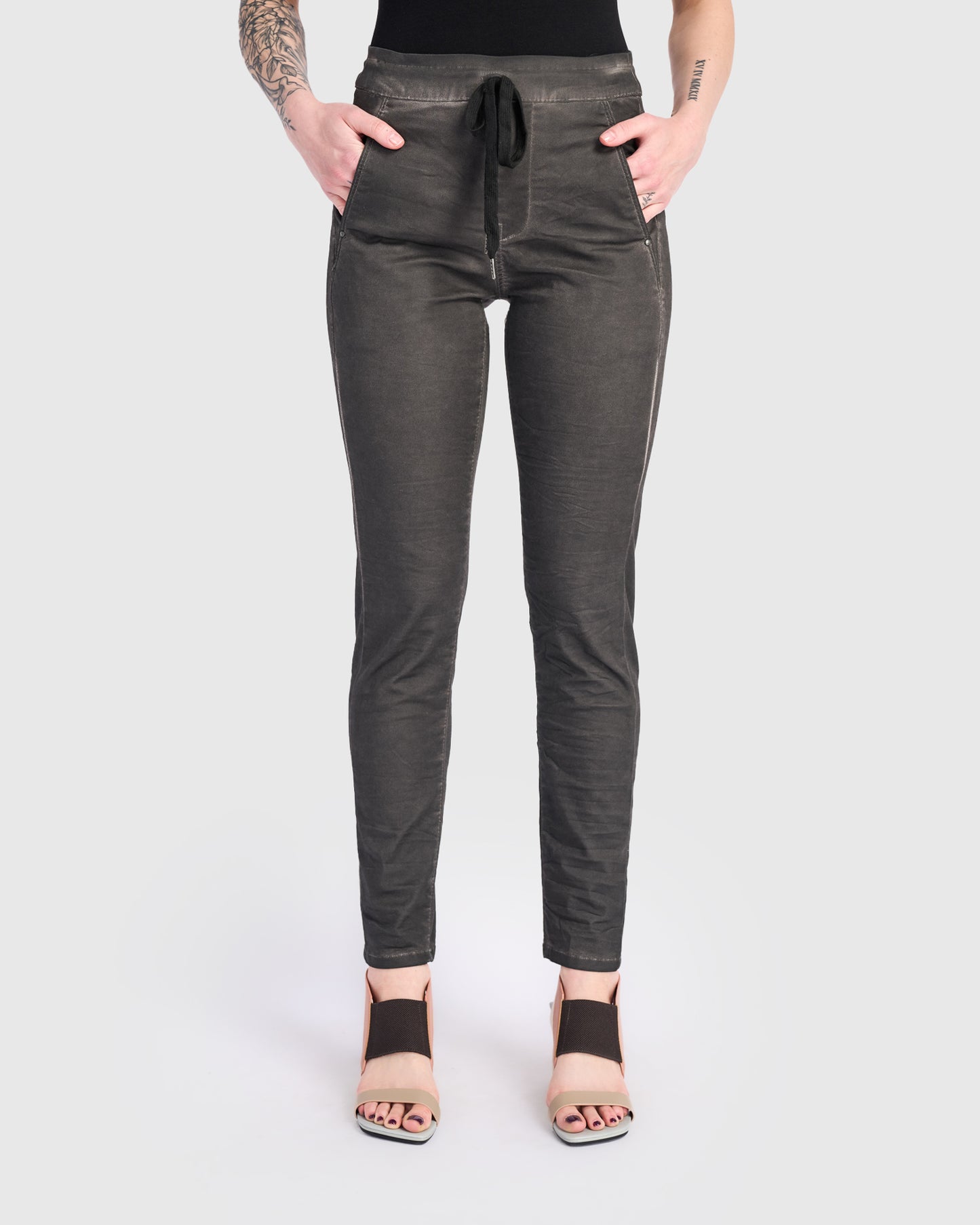 מכנסי גריי פלדה