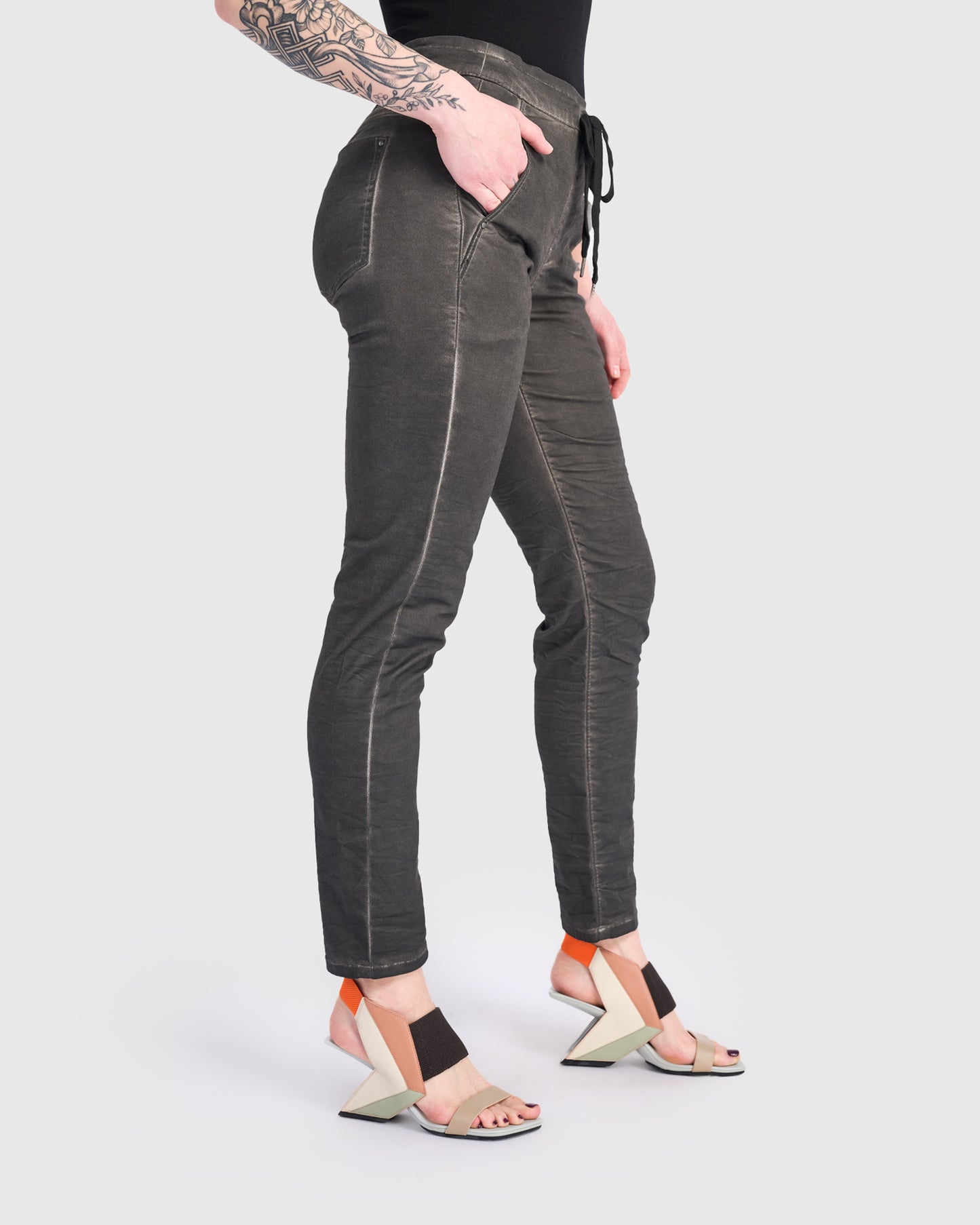 מכנסי גריי פלדה