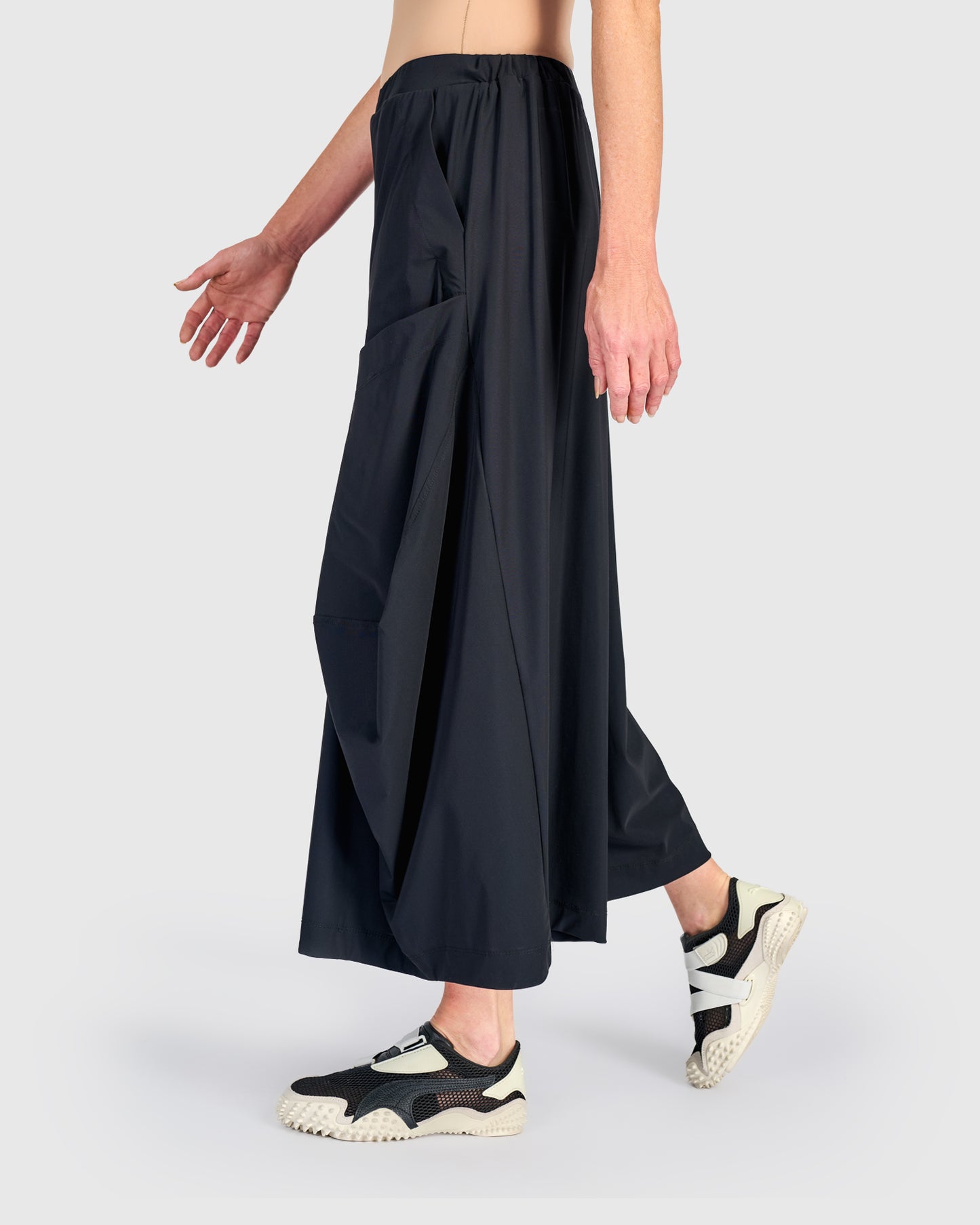 מכנסי טכנו הרמון שחור