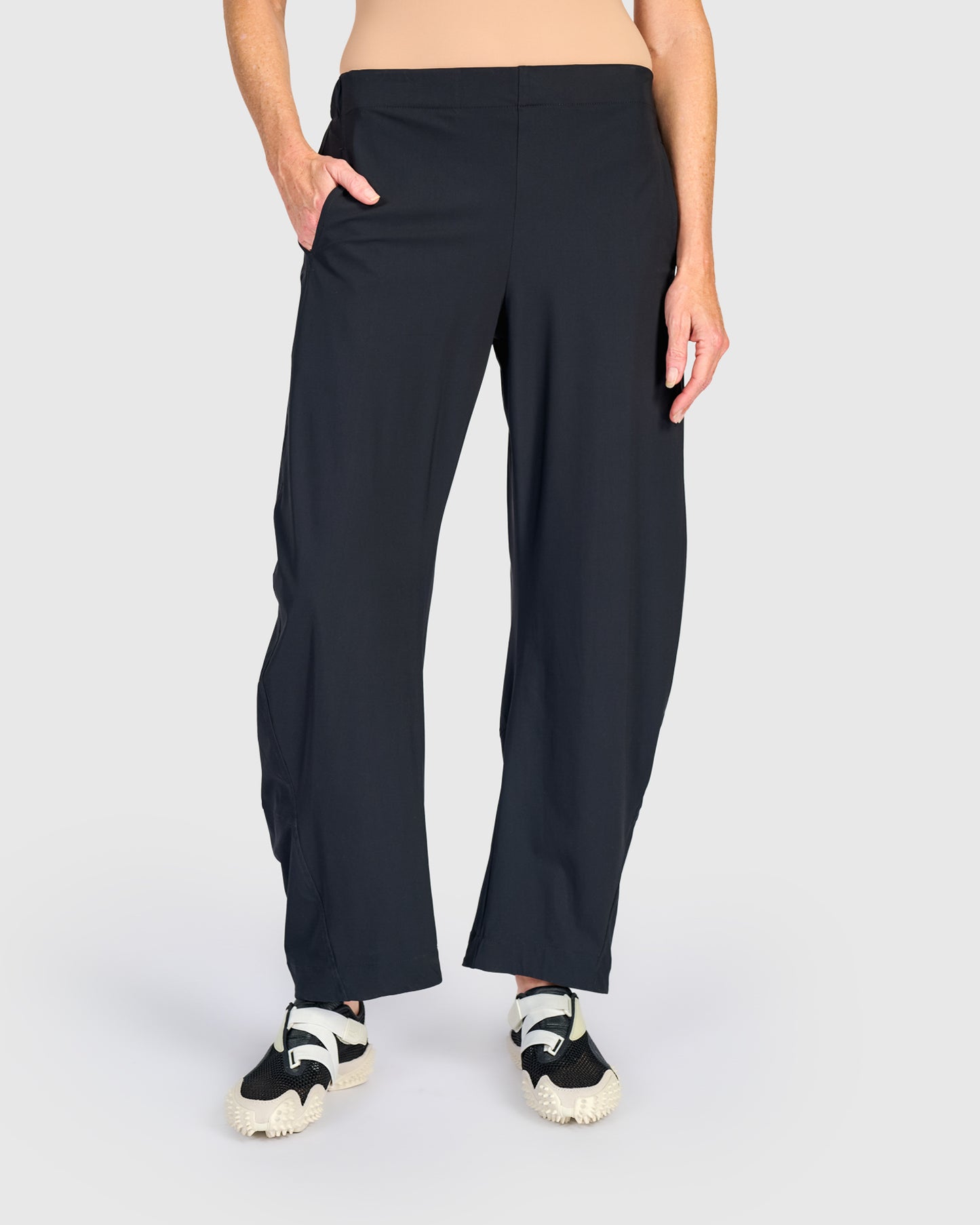 מכנסי טכנו זהב שחור