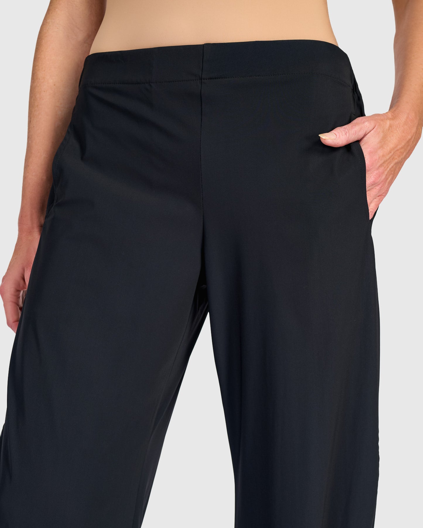 מכנסי טכנו זהב שחור