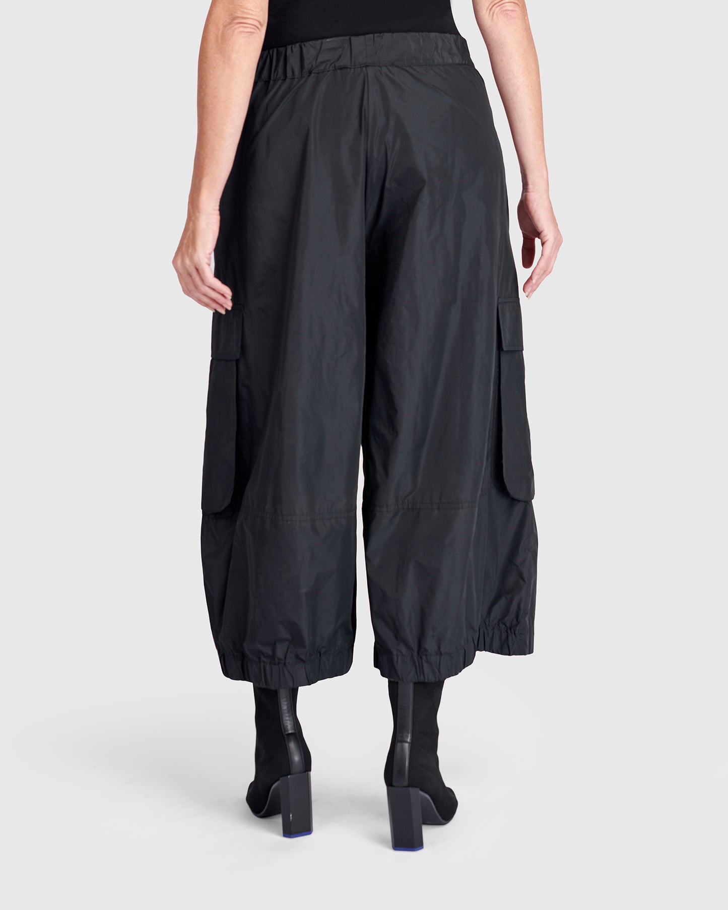 מכנסי אורבן טאפט שחור