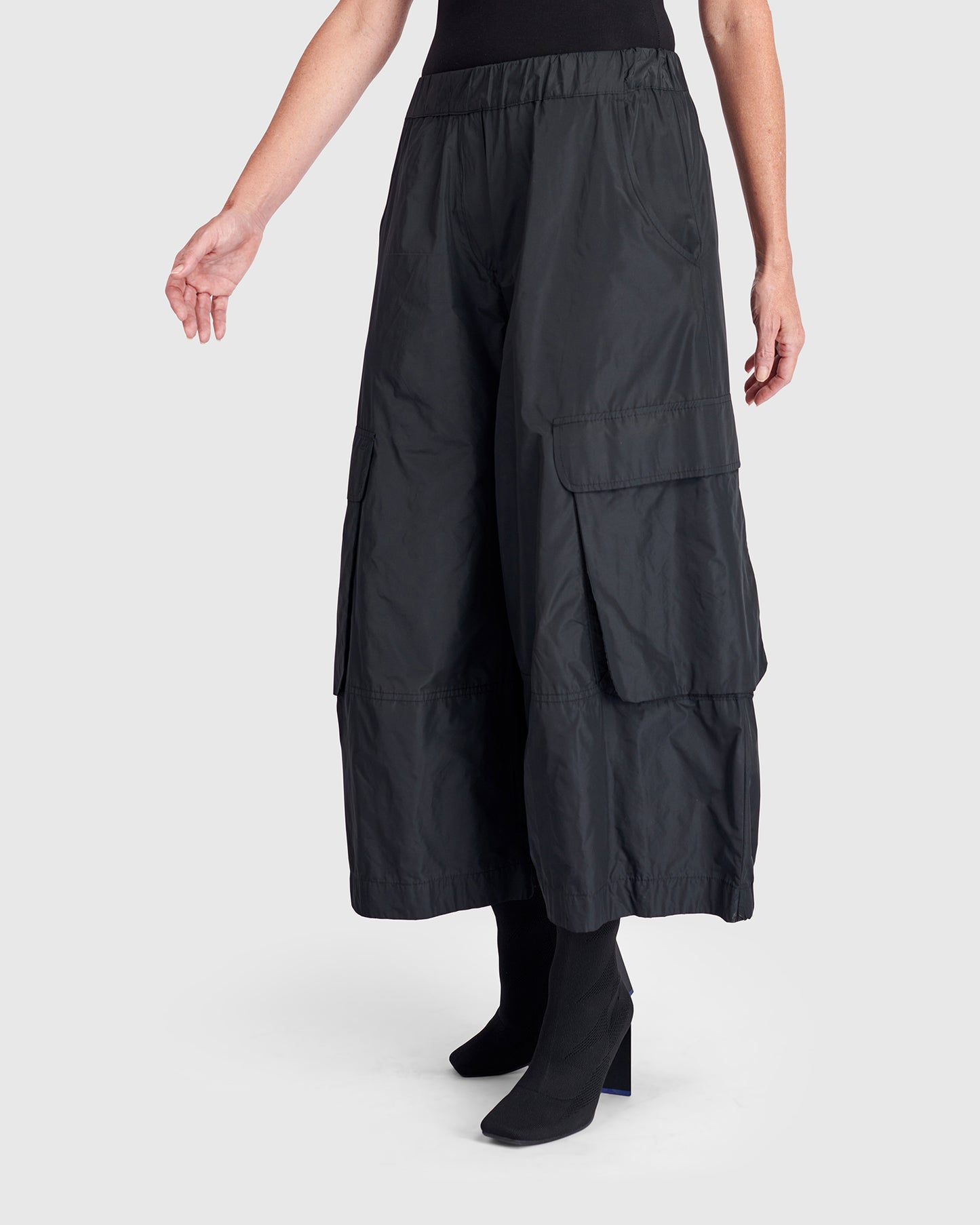 מכנסי אורבן טאפט שחור