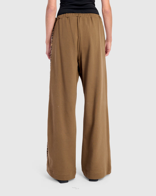 מכנסי אורבן בסטי פרווה כאמל