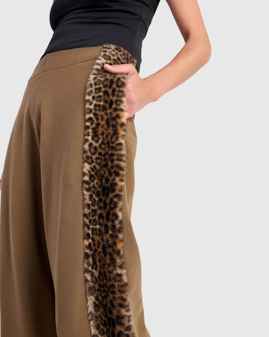 מכנסי אורבן בסטי פרווה כאמל