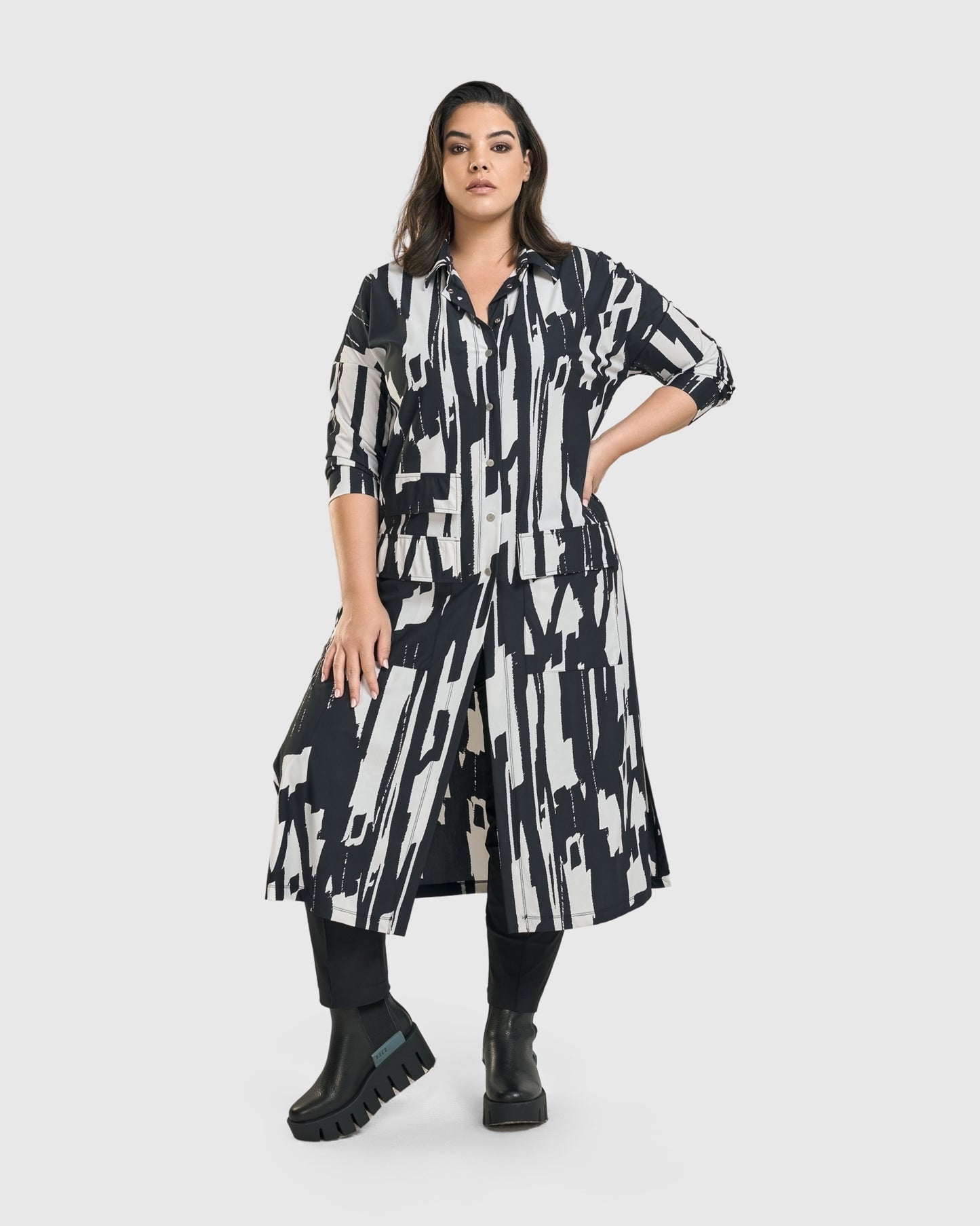 שמלה סופי שחור לבן