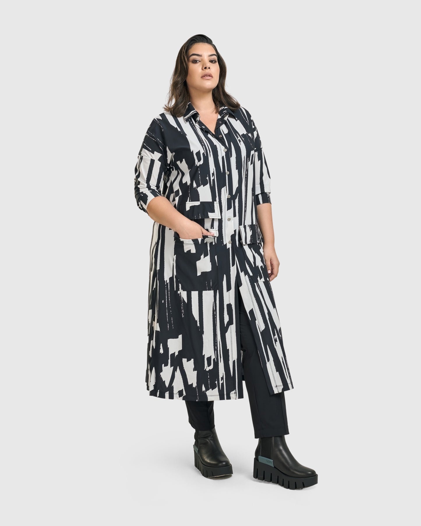 שמלה סופי שחור לבן