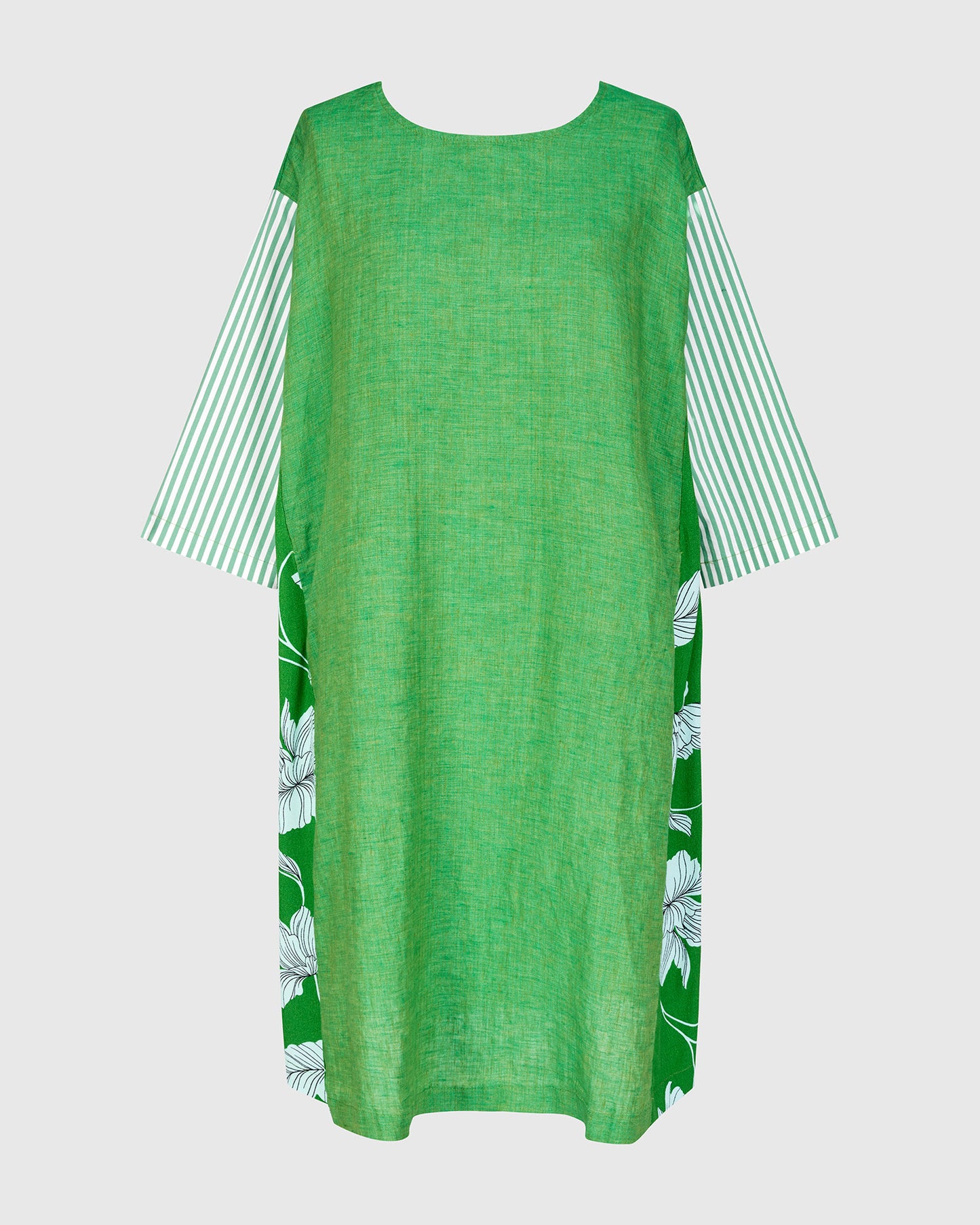 שמלה גדולה מהחיים ירוקה