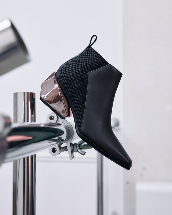 ריקי מיד שחור