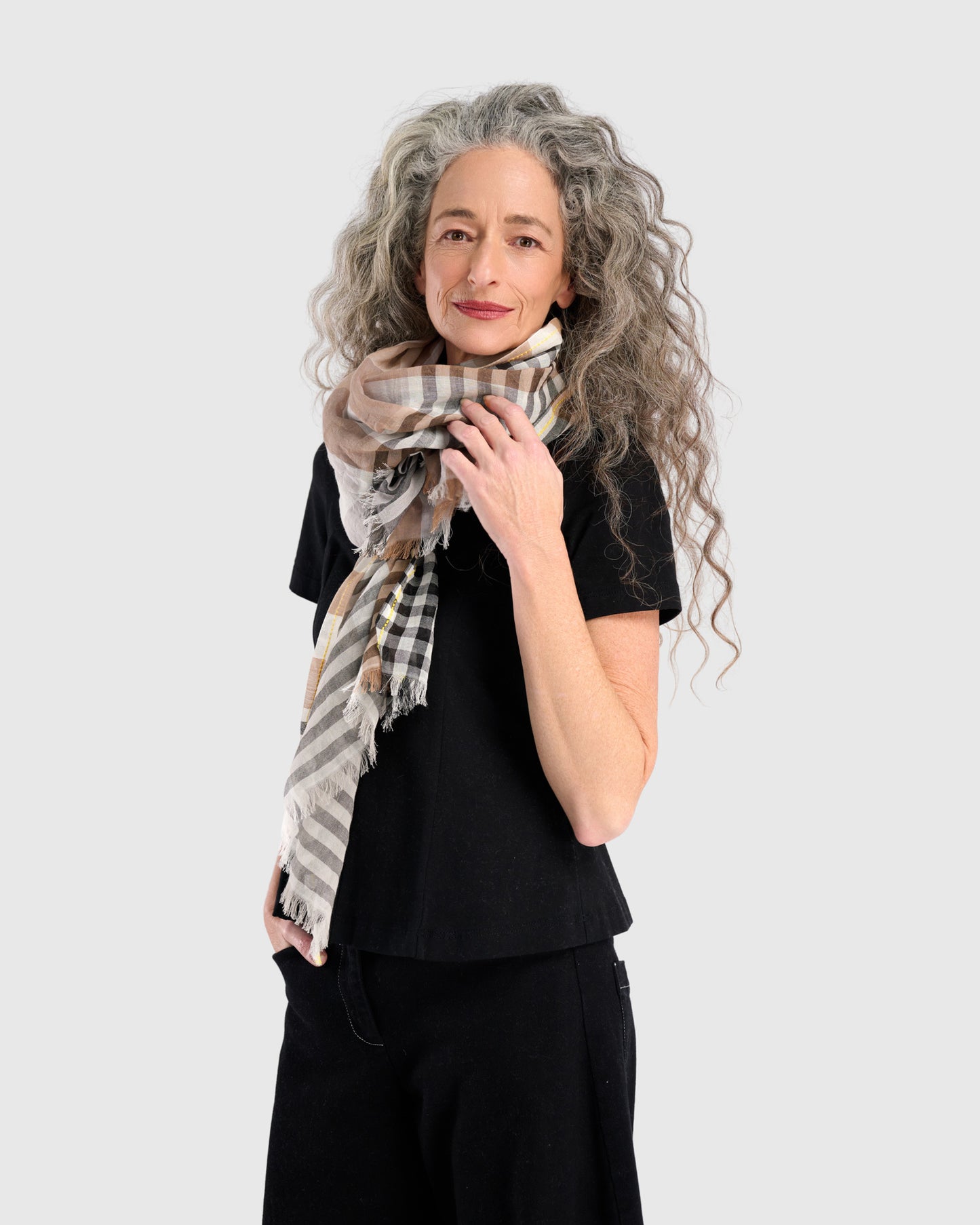 צעיף משבצות בז'