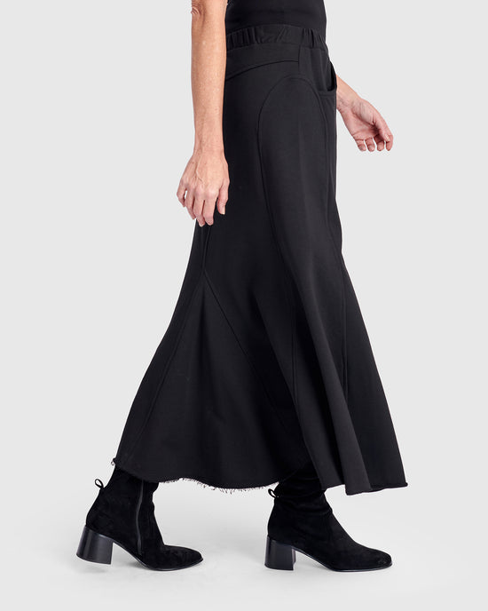 חצאית דג שחורה