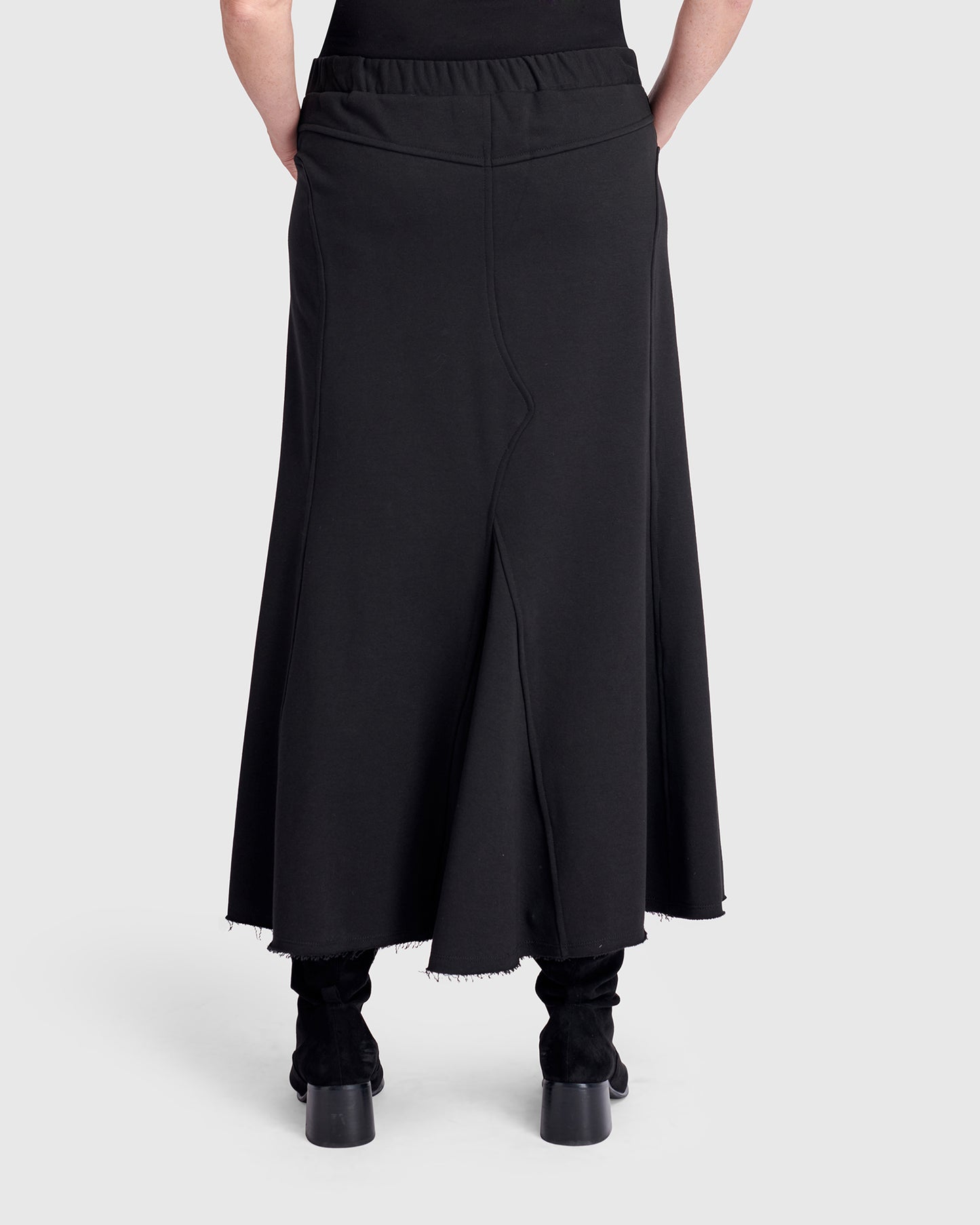 חצאית דג שחורה