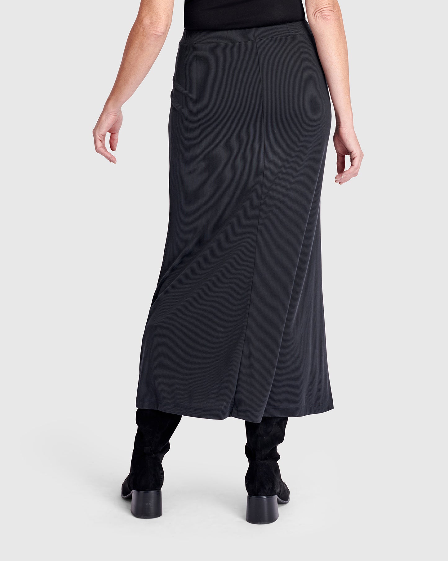 חצאית קופרו שחורה