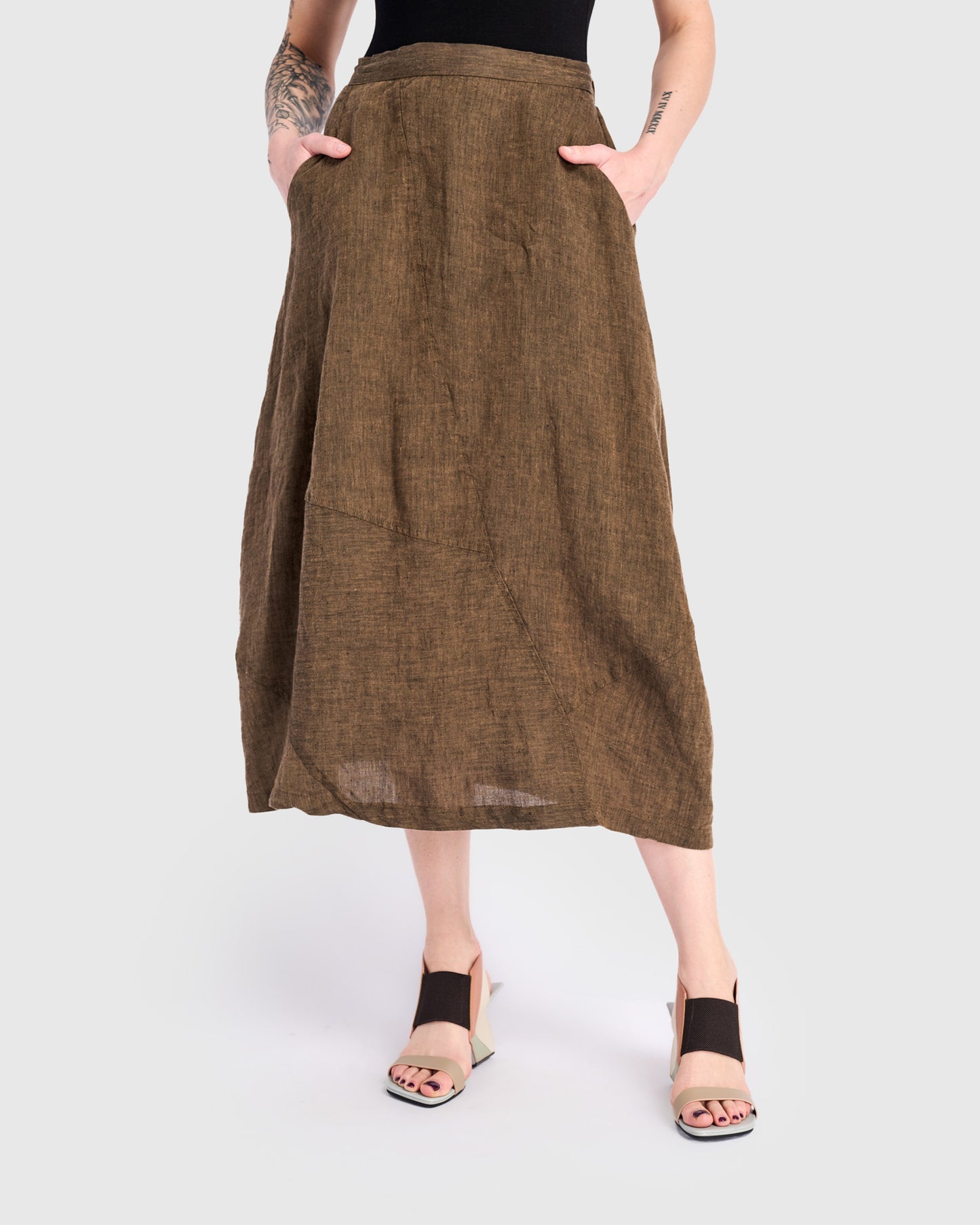 חצאית פשתן חומה