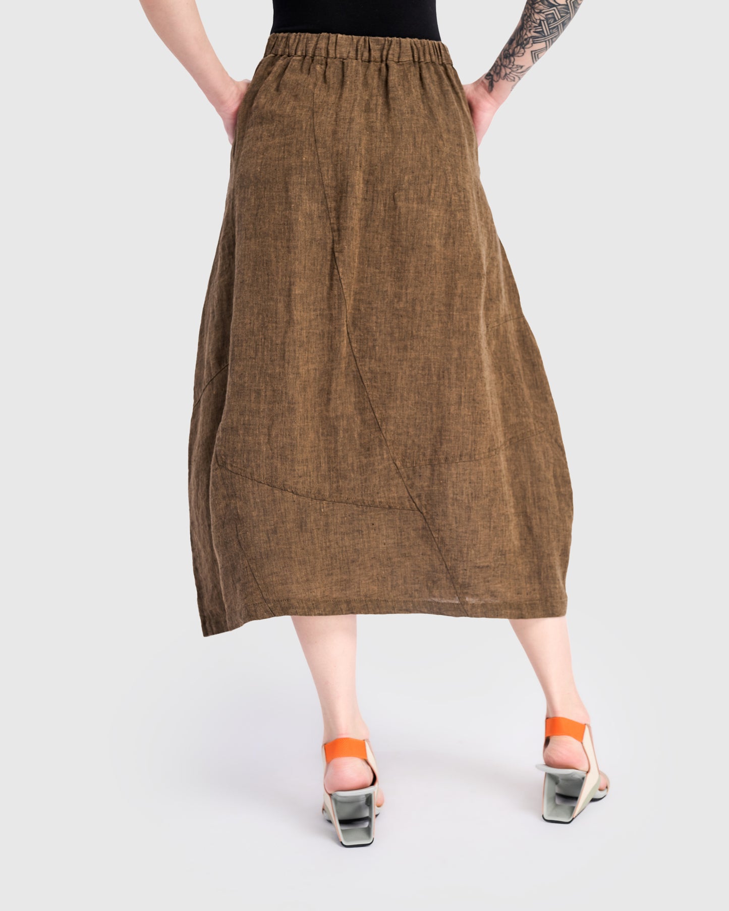 חצאית פשתן חומה