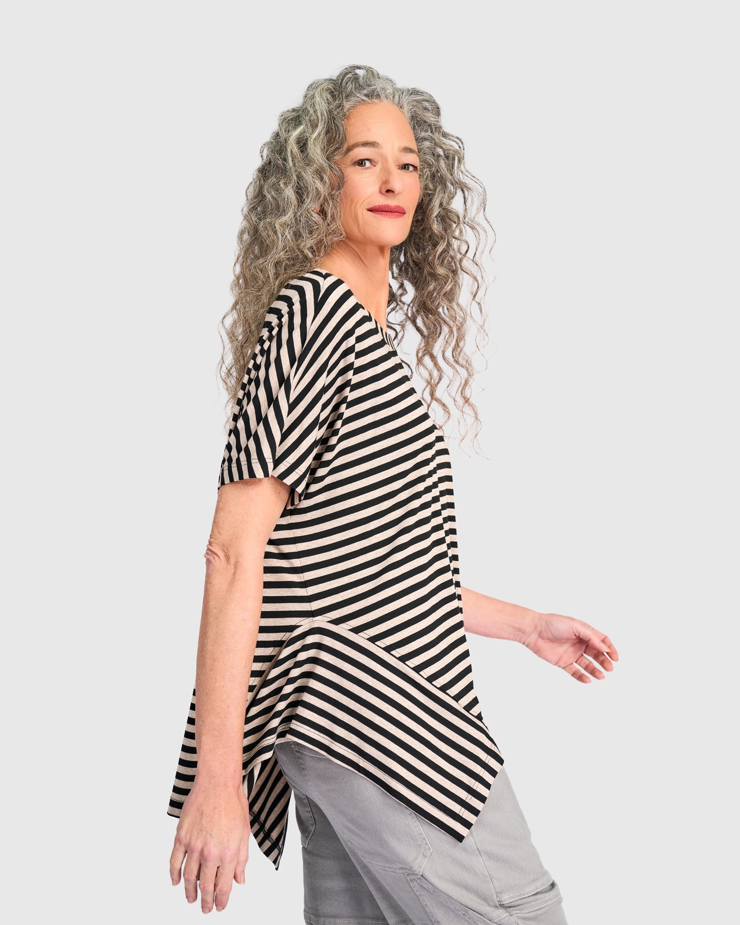 טישירט תלתל פסים שחור