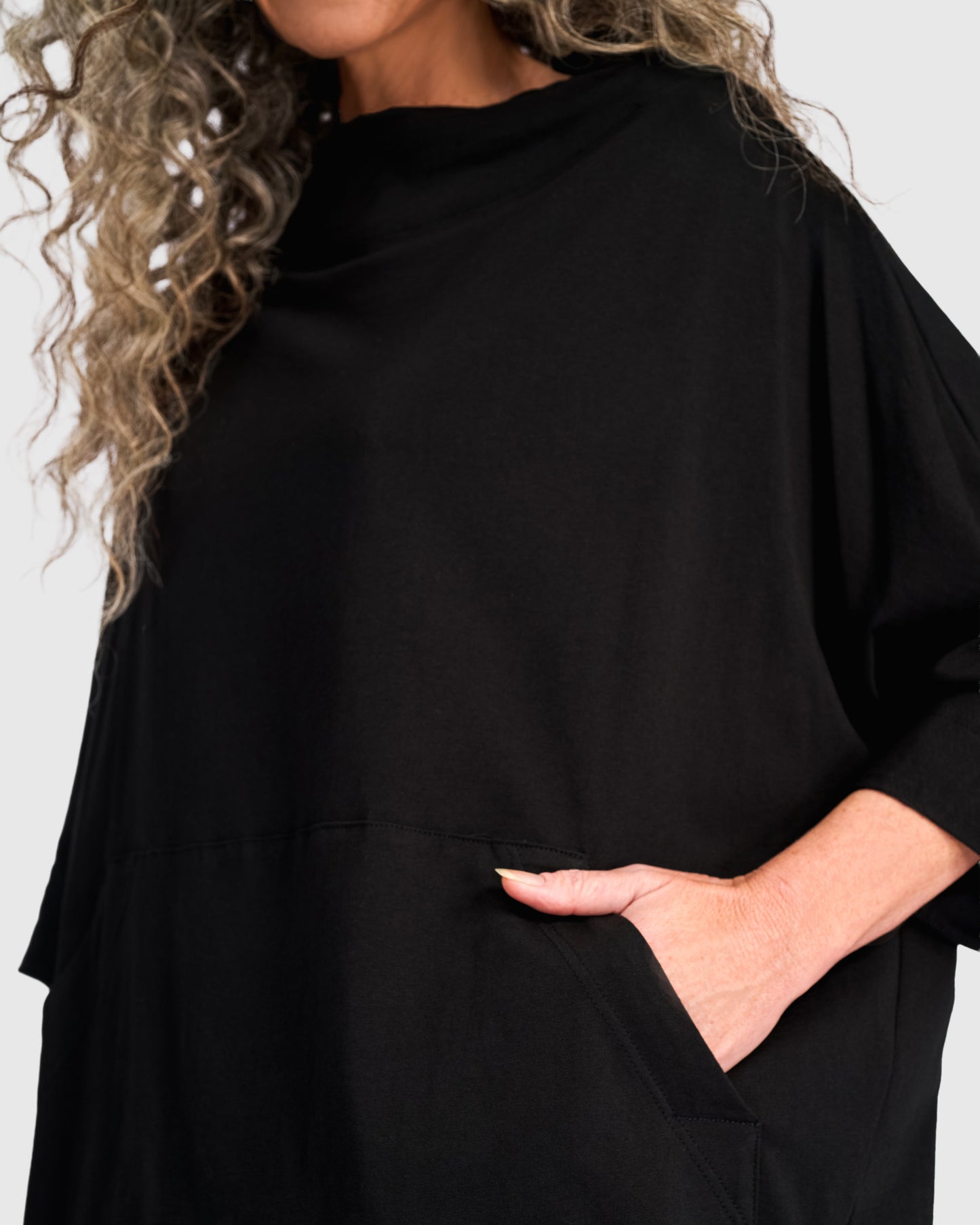 סווטשירט קייצי שחור