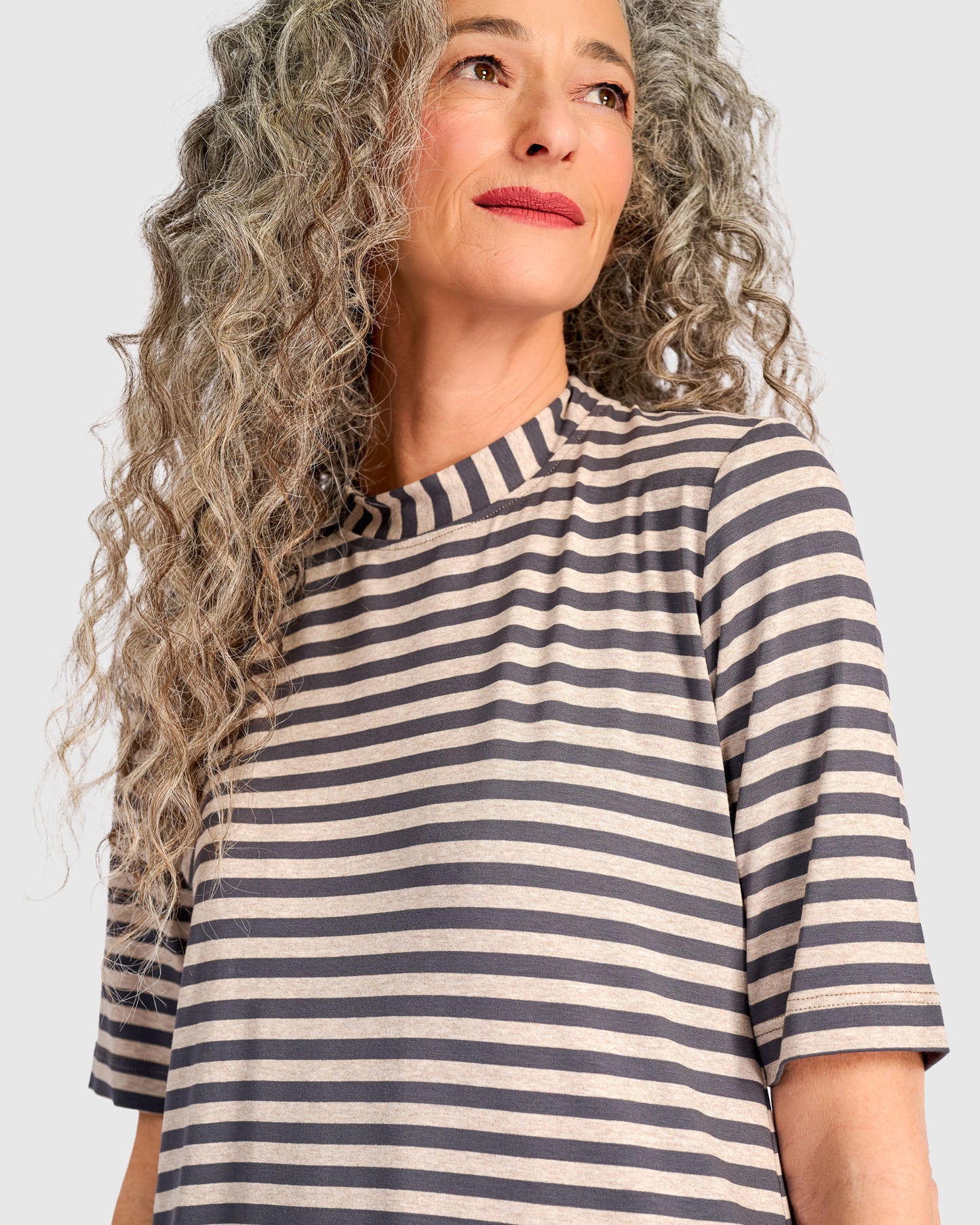 טישירט חמוד אפור פסים