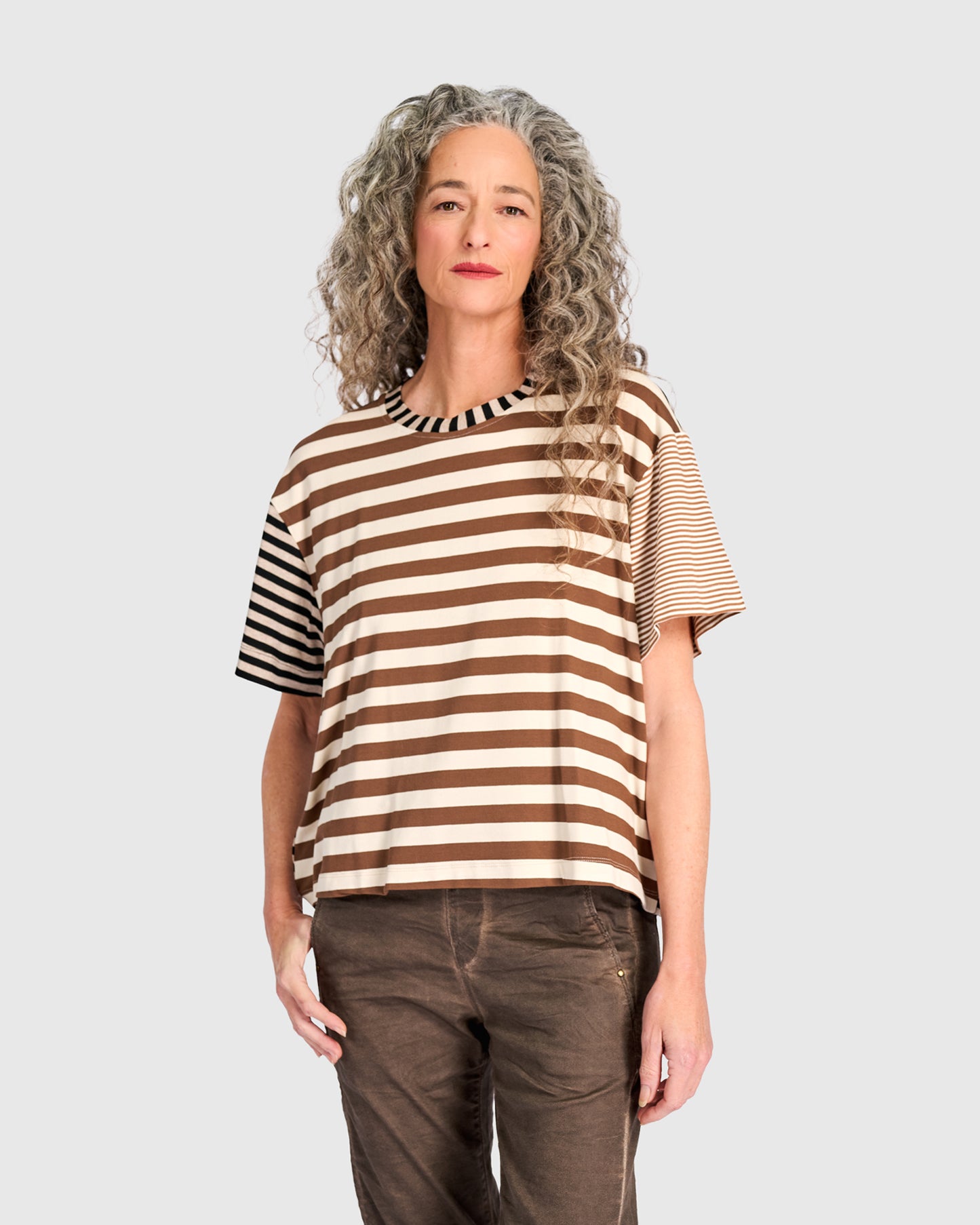 טישירט פסים צבעוניים מוקה מיקס