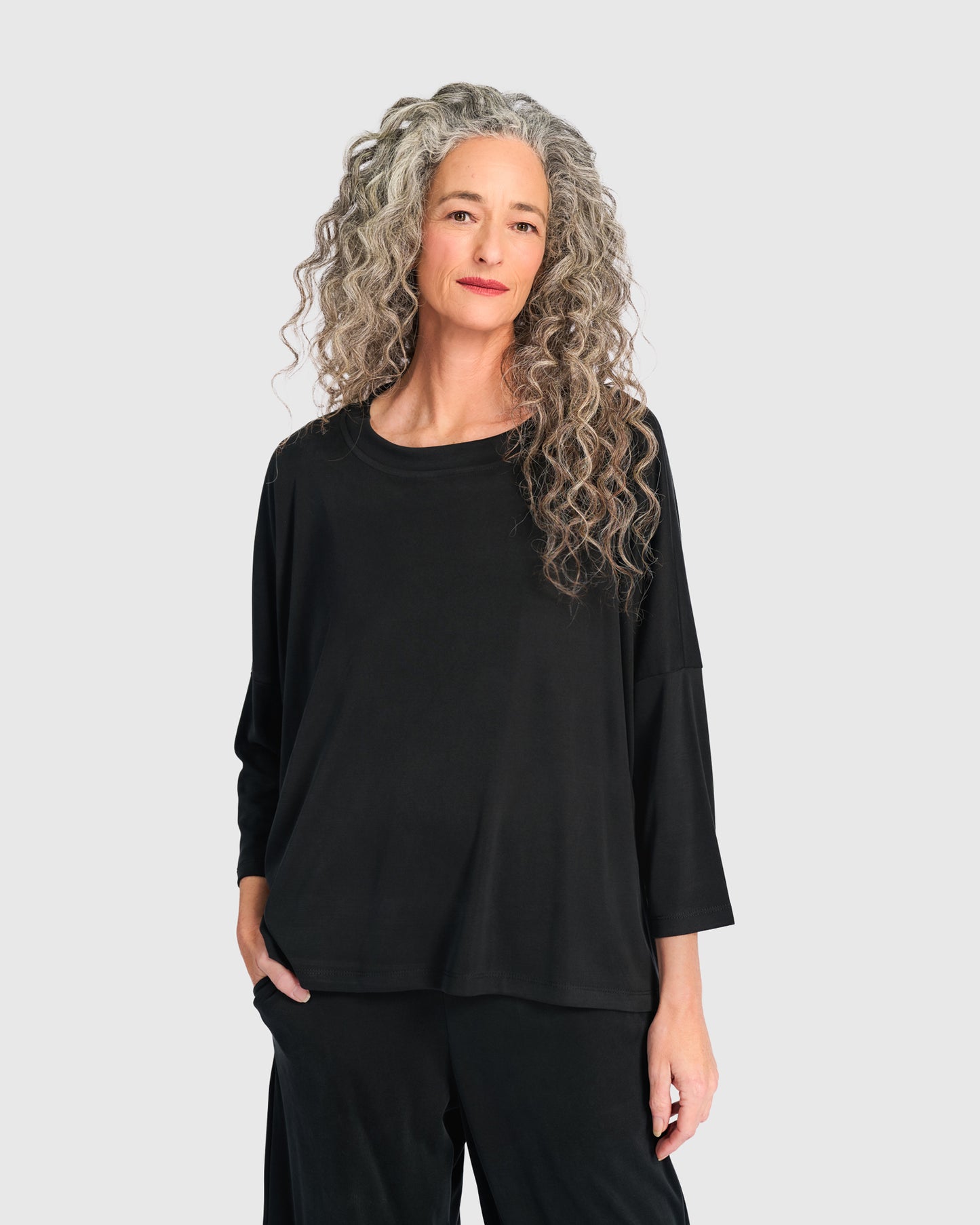 טישירט בסטי שחורה