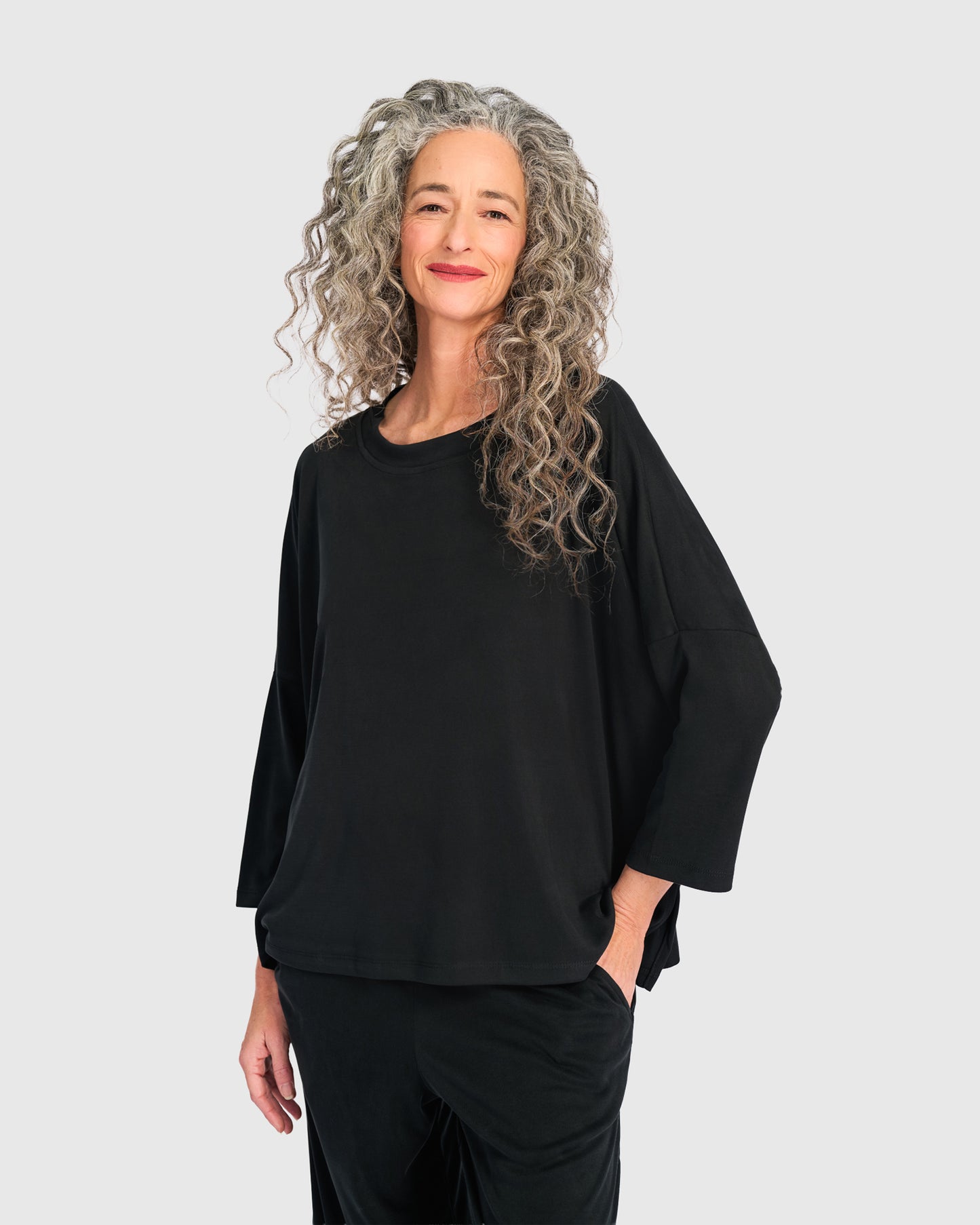 טישירט בסטי שחורה