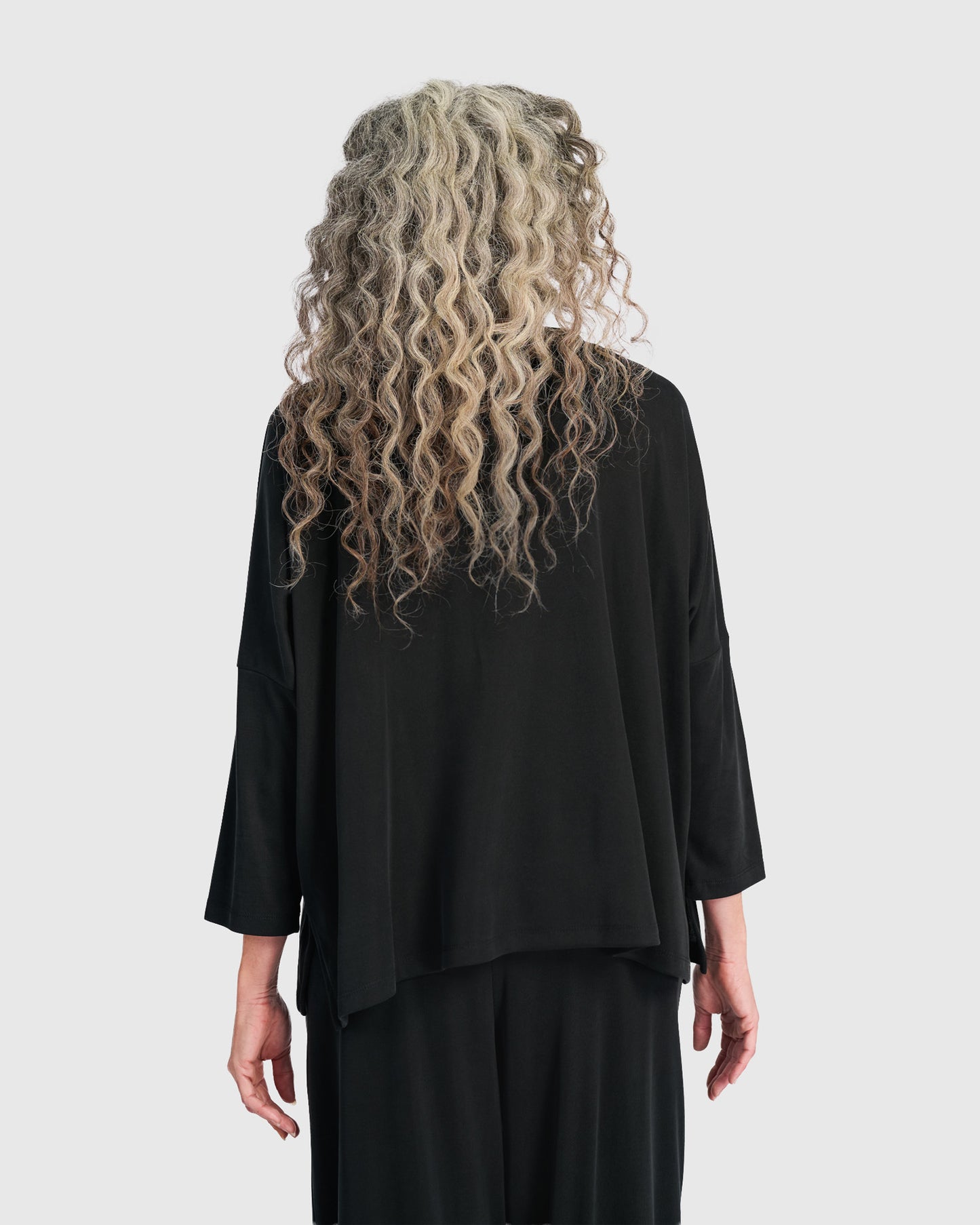 טישירט בסטי שחורה