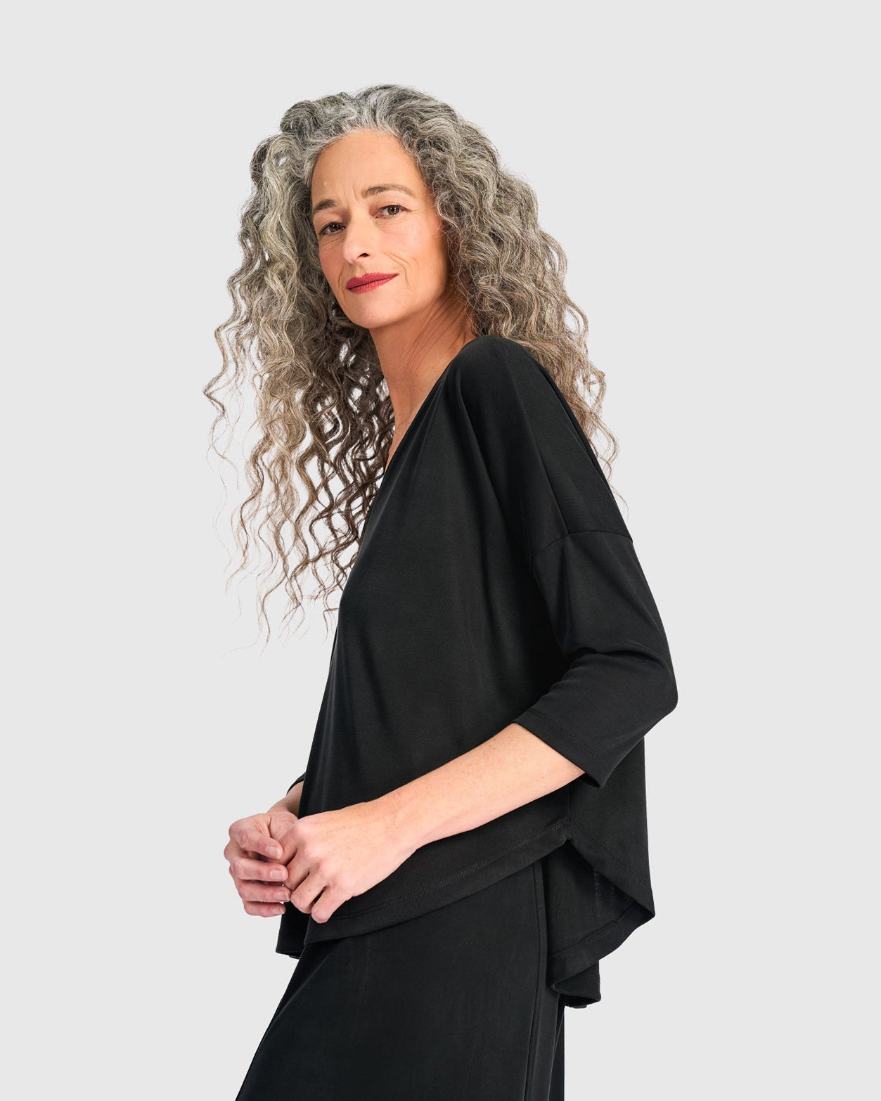 טישירט קריאייטיב שחורה
