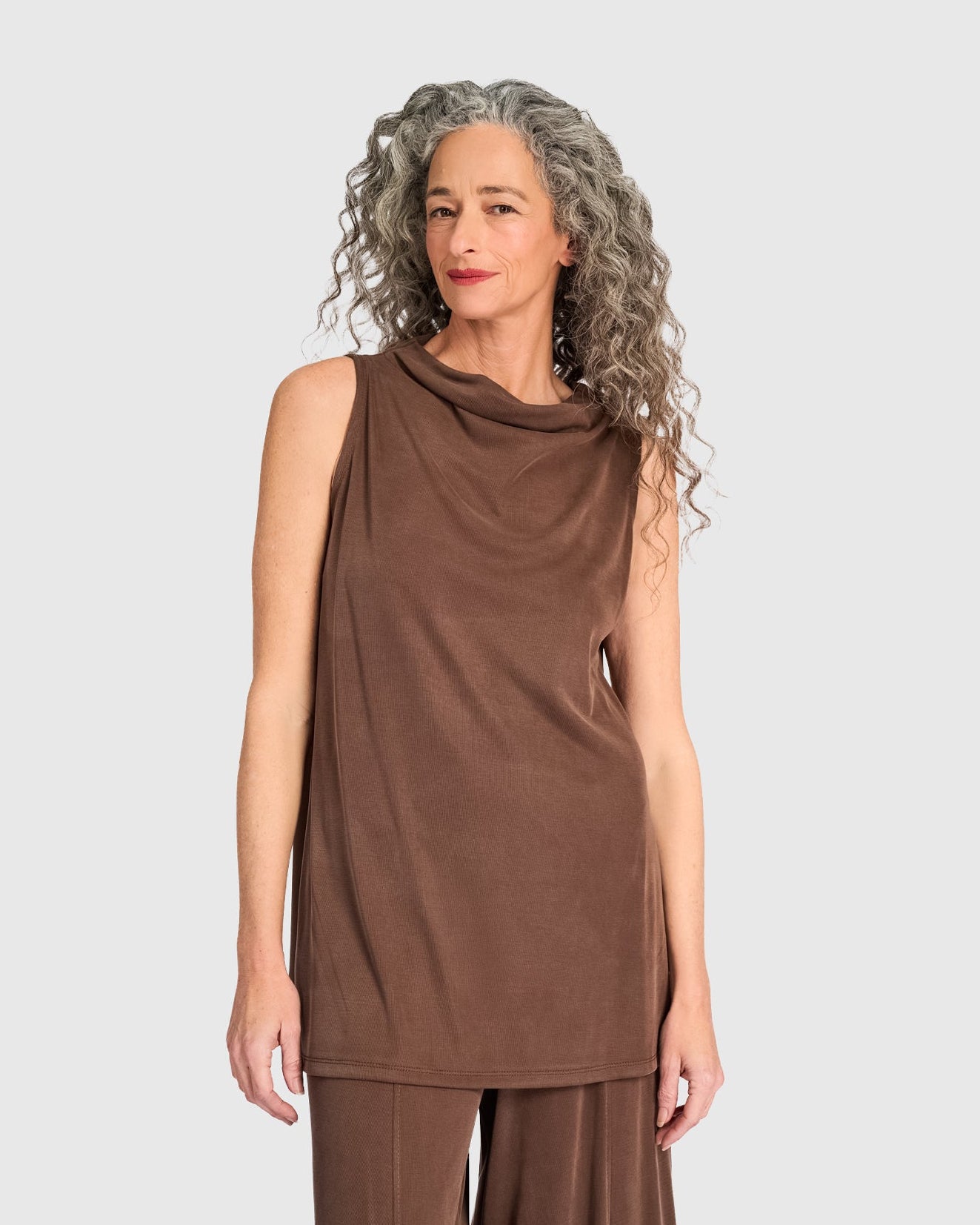 גופייה גולף חומה